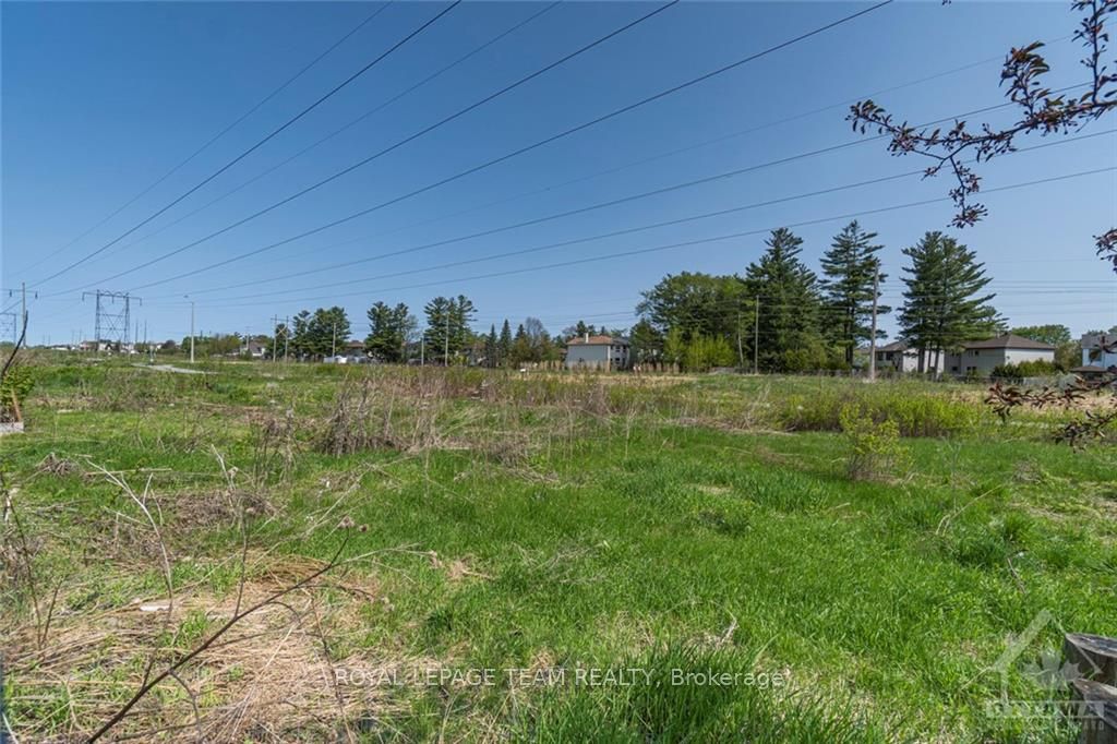 258 Forestbrook Street, Kanata, ON K2K 0B4 photo 3