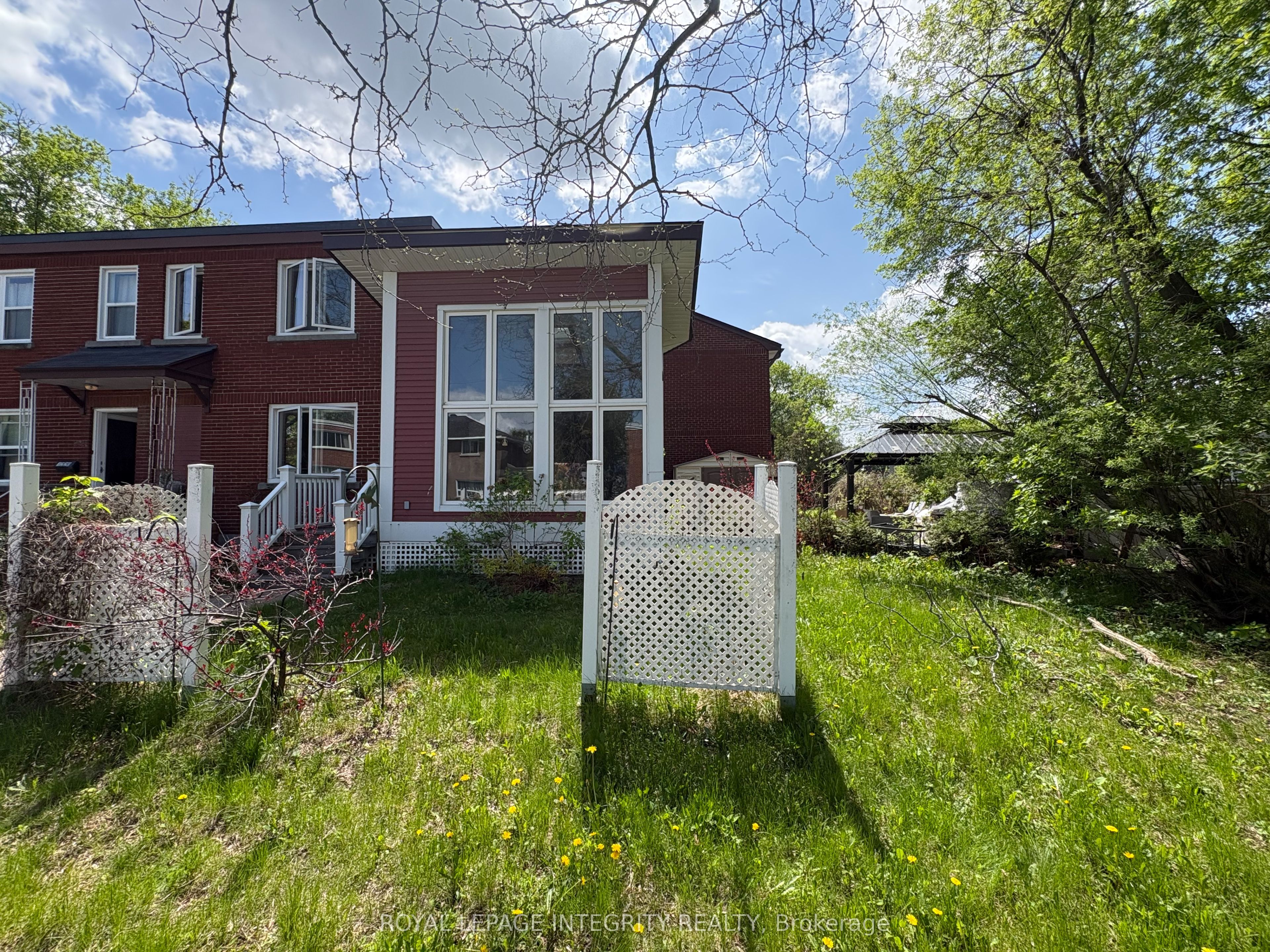 1222 Dorchester Avenue, Carlington - Central Park, ON K1Z 8E4 photo 2
