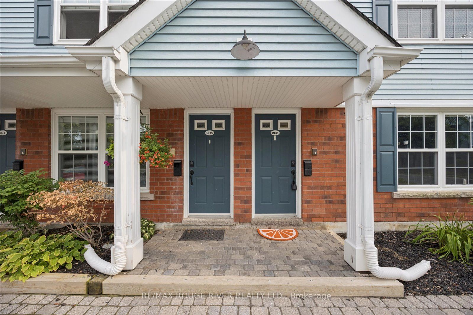182 D'Arcy Street F205, Cobourg, ON K9A 5J1 photo 2