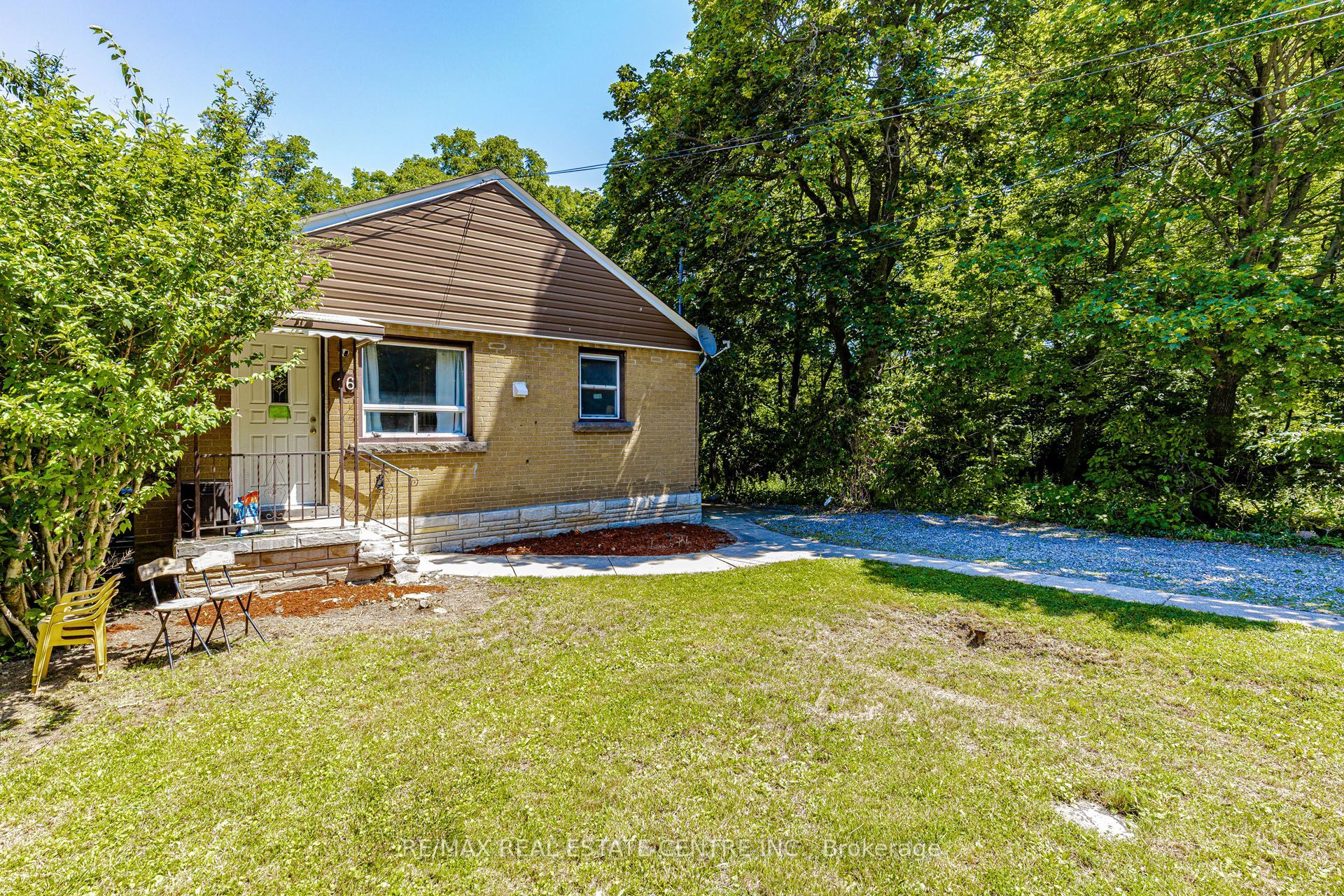 16 Ainslie Avenue, Hamilton, ON L8S 2J3 photo 3