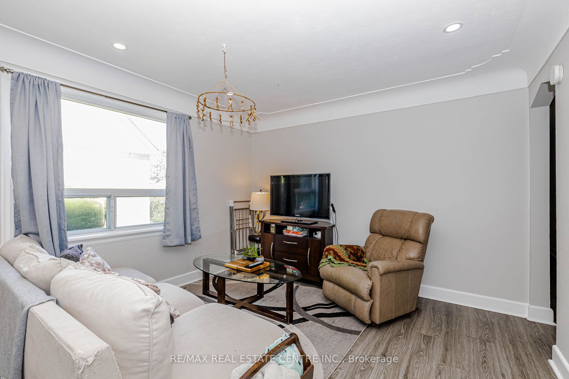 16 Ainslie Avenue, Hamilton, ON L8S 2J3 photo 4
