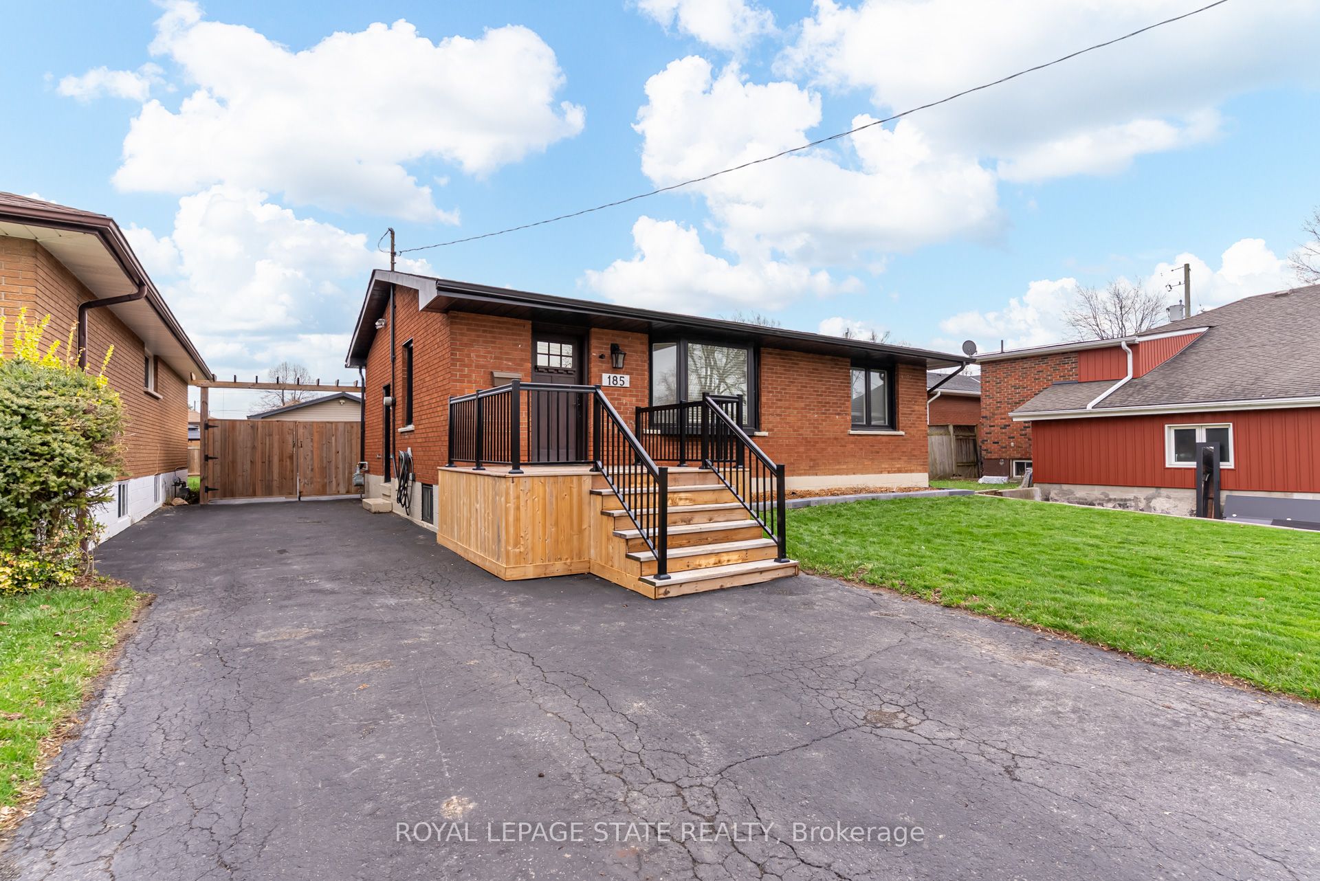 185 Deschene Avenue, Hamilton, ON L9A 3K3
