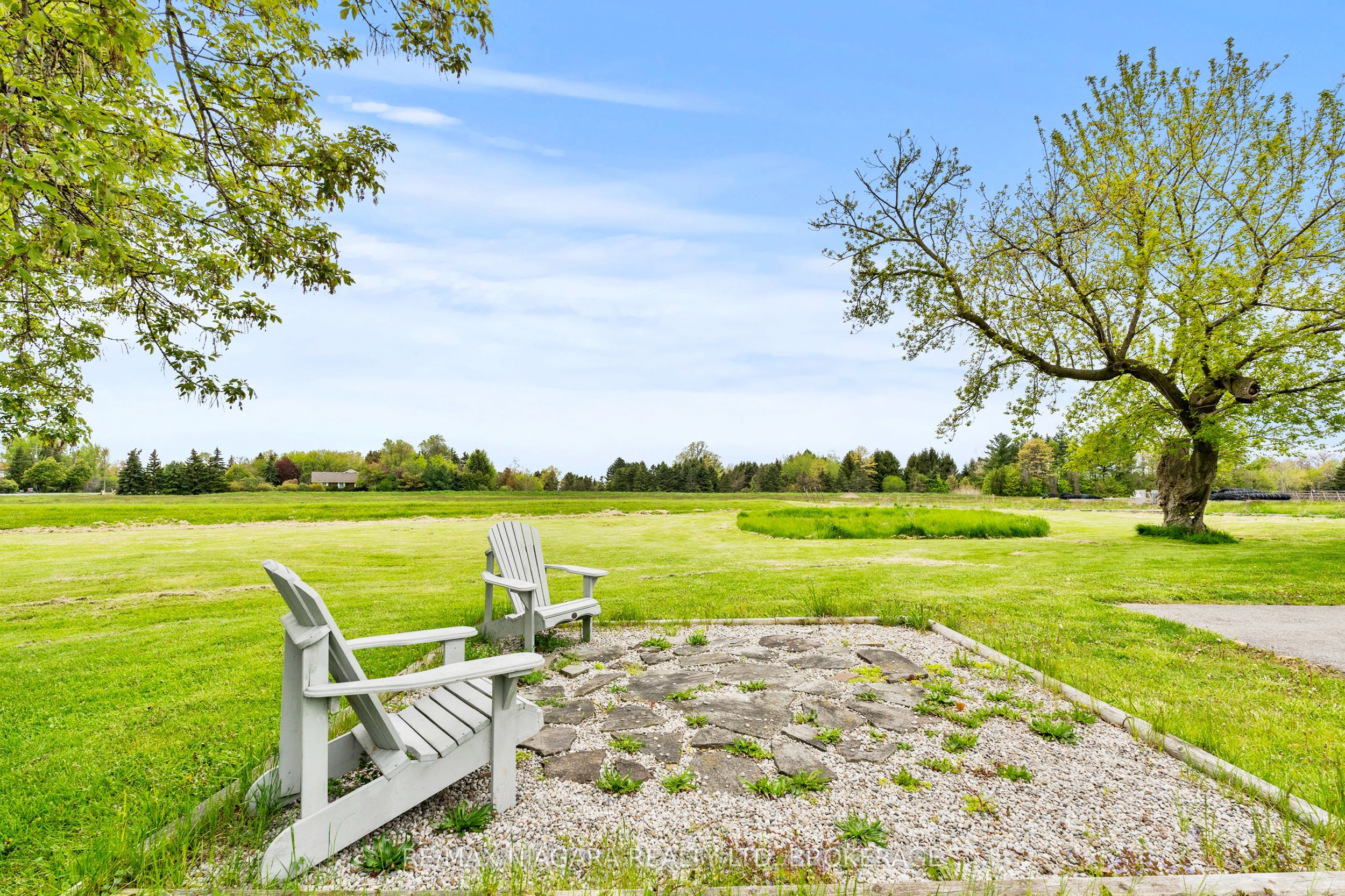 1068 Niagara Stone Road, Niagara-on-the-Lake, ON L0S 1J0 photo 2