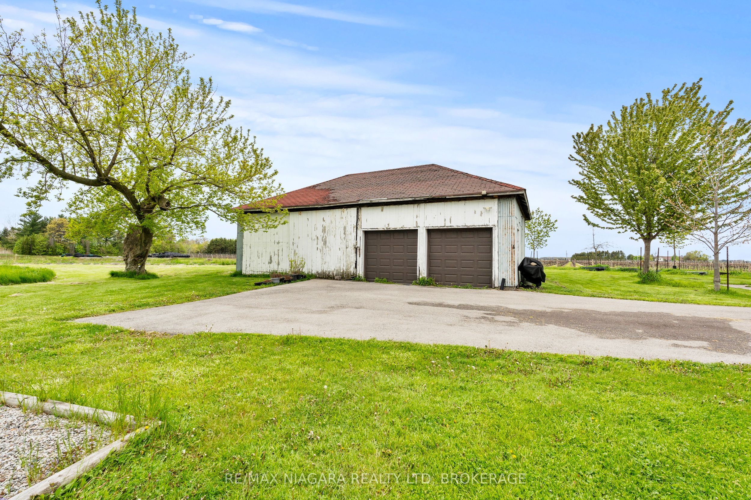 1068 Niagara Stone Road, Niagara-on-the-Lake, ON L0S 1J0 photo 3