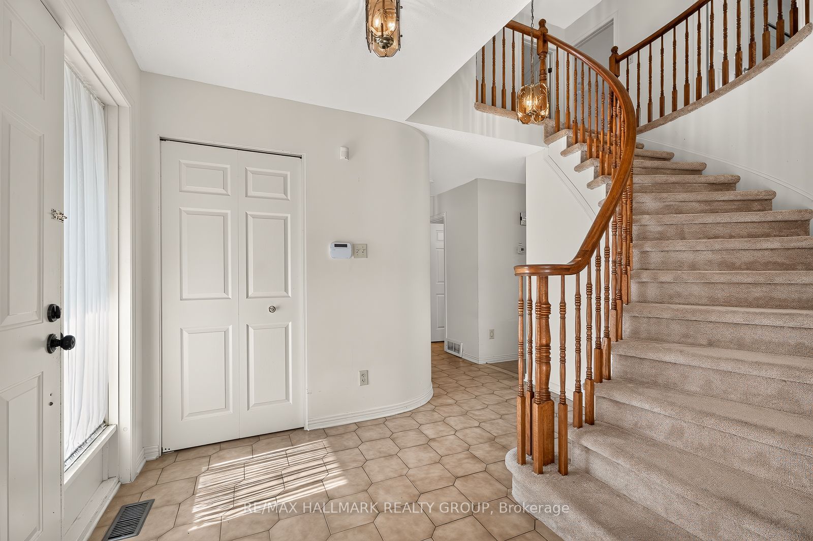 38 Bateman Drive, South of Baseline to Knoxdale, ON K2G 5H4 photo 4