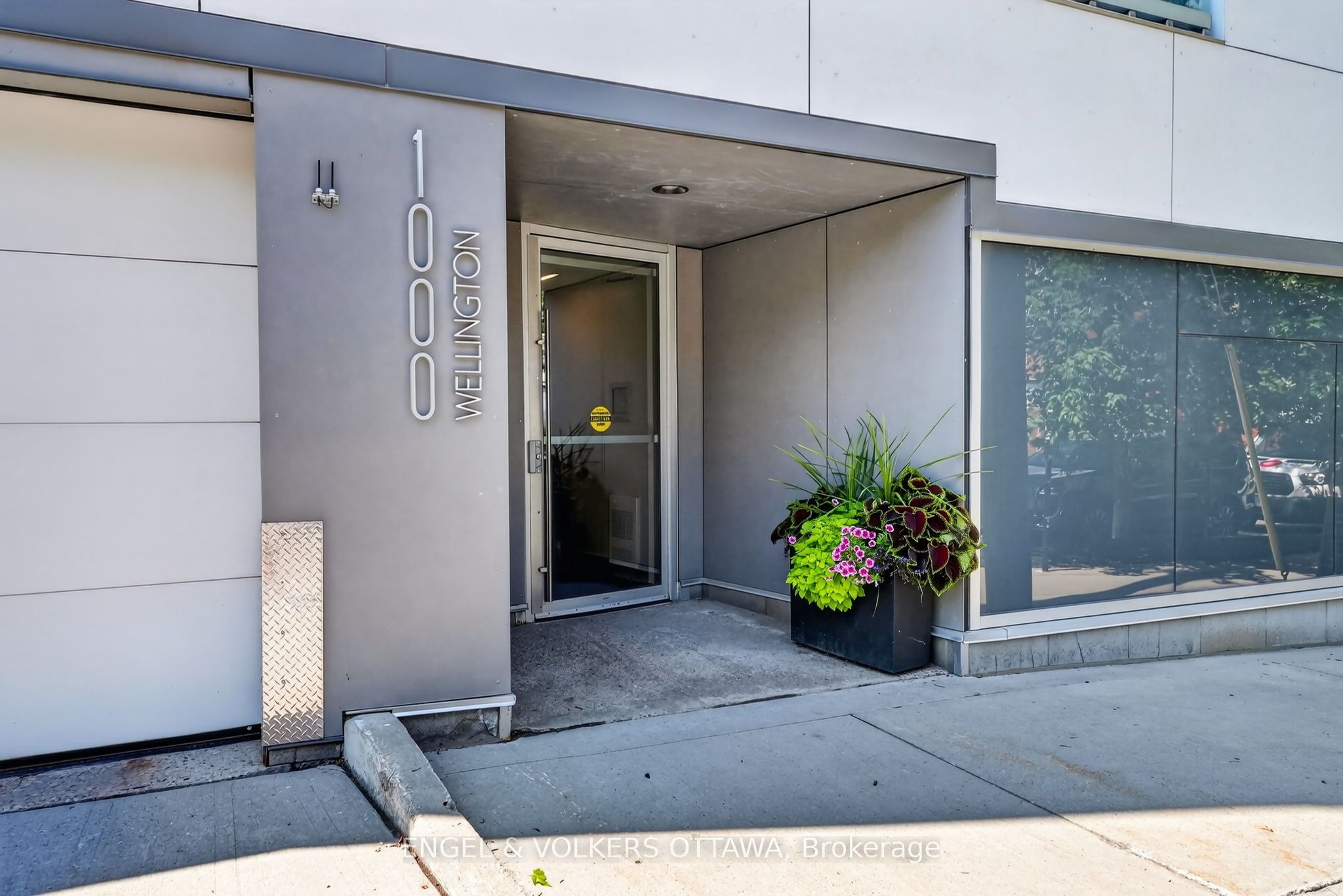 1000 Wellington Street W 403, West Centre Town, ON K1Y 2X9 photo 2