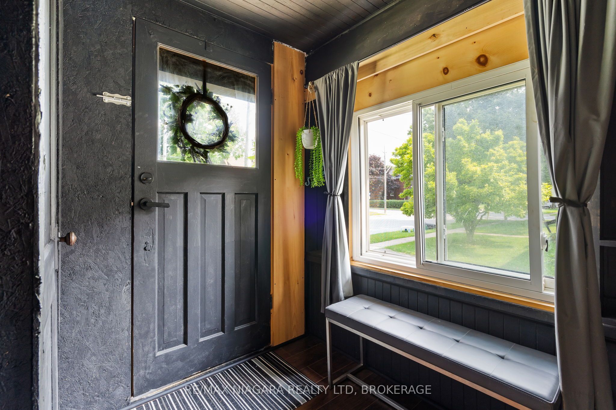 214 Kent Street, Port Colborne, ON L3K 3A1 photo 4