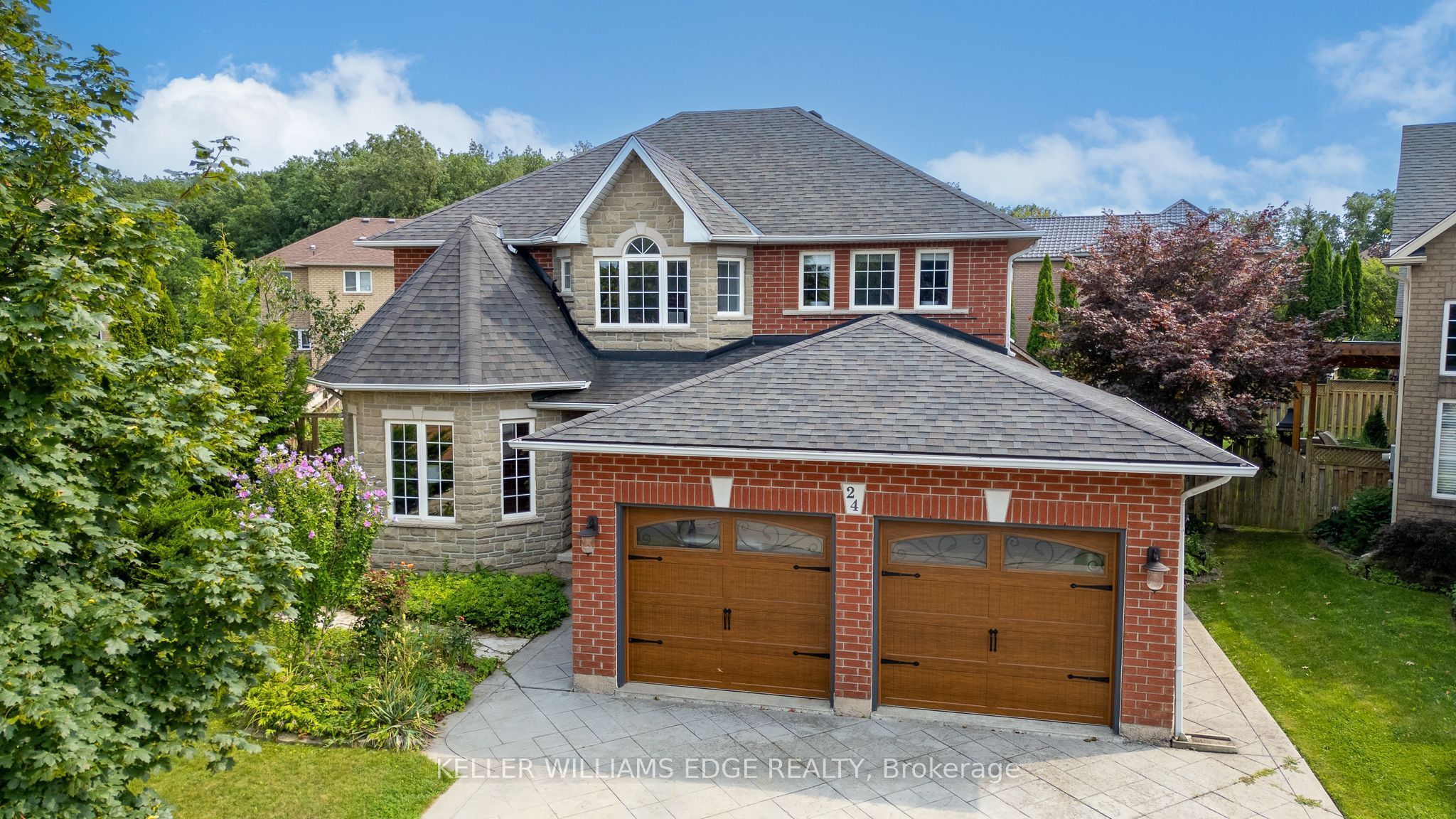 24 Eringate Drive, Hamilton, ON L8J 3Y4