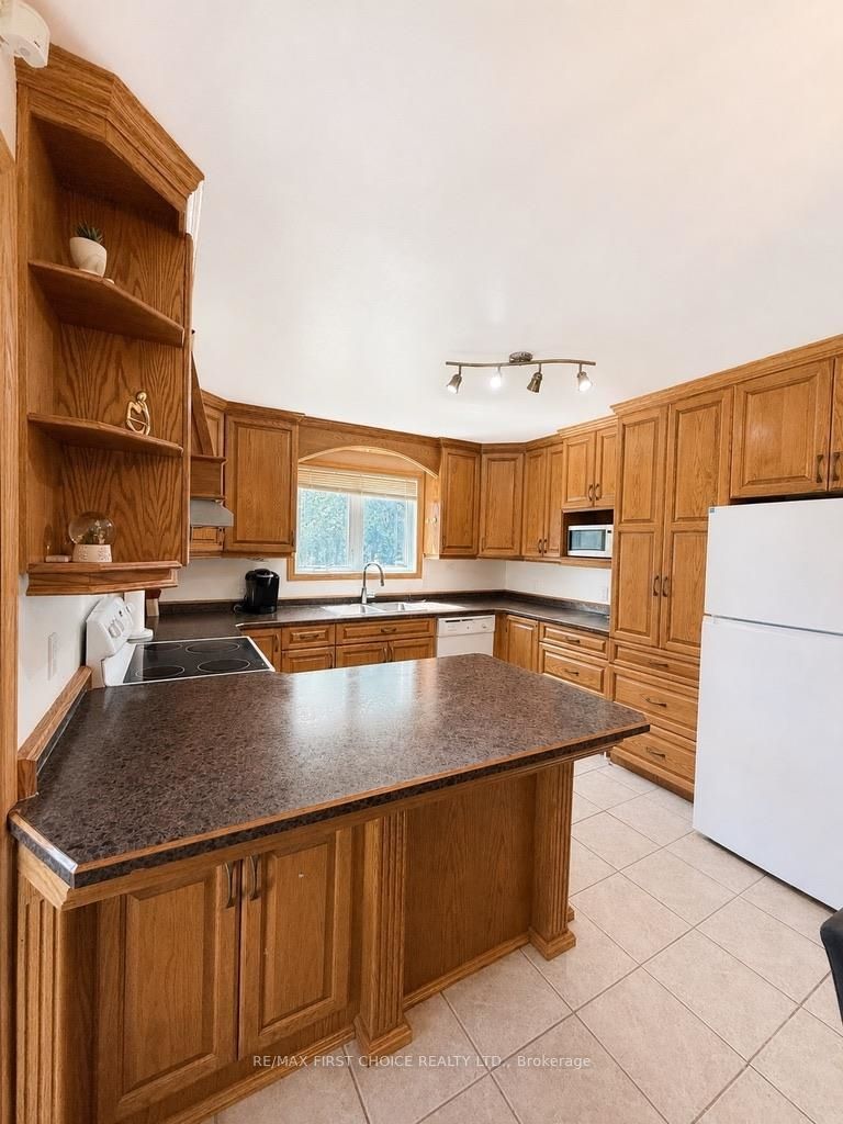 109-111 Hillcrest Road, Greenstone, ON P0T 2A0 photo 4