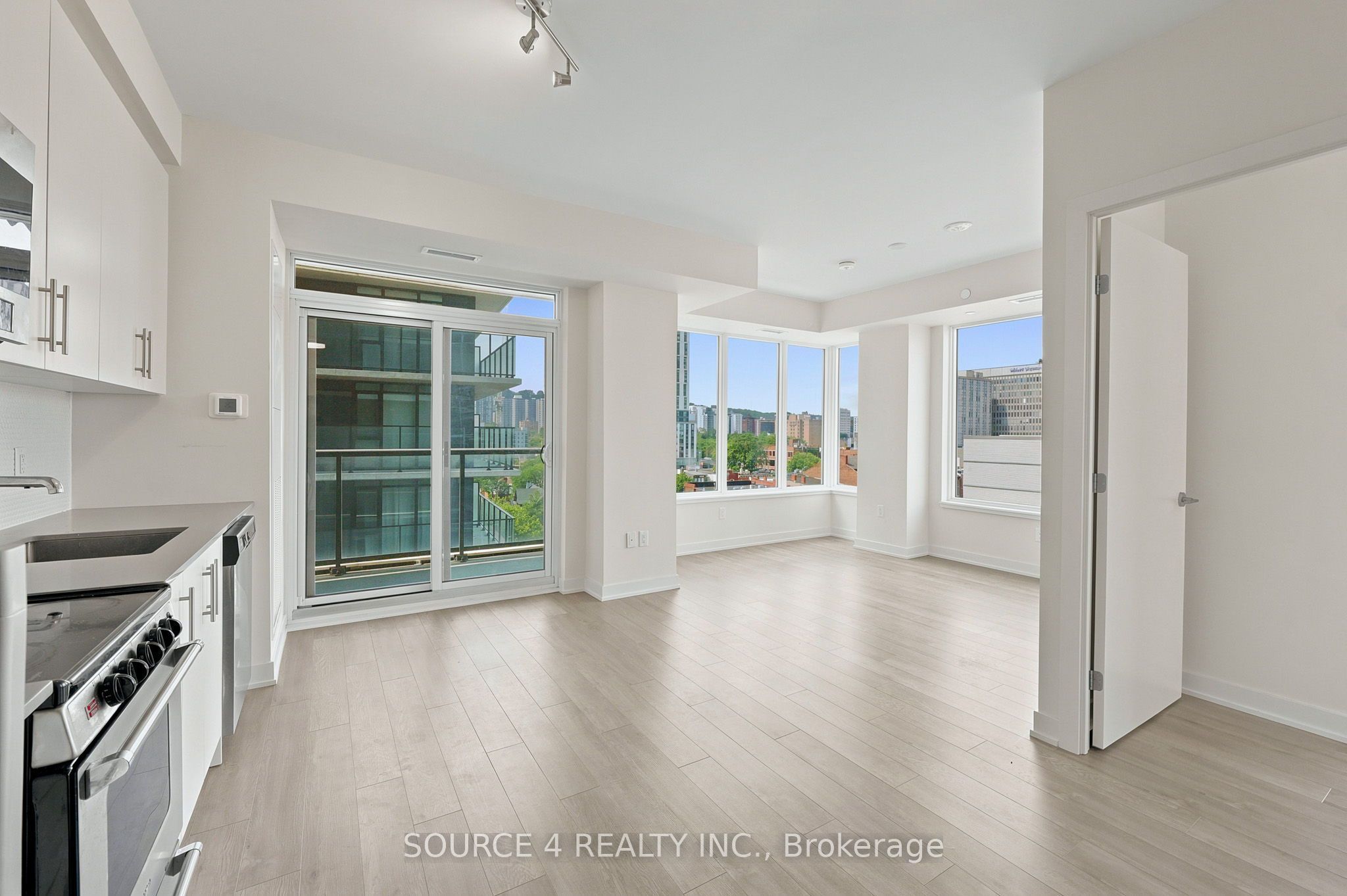 212 King William Street 815, Hamilton, ON L8R 0A7 photo 4