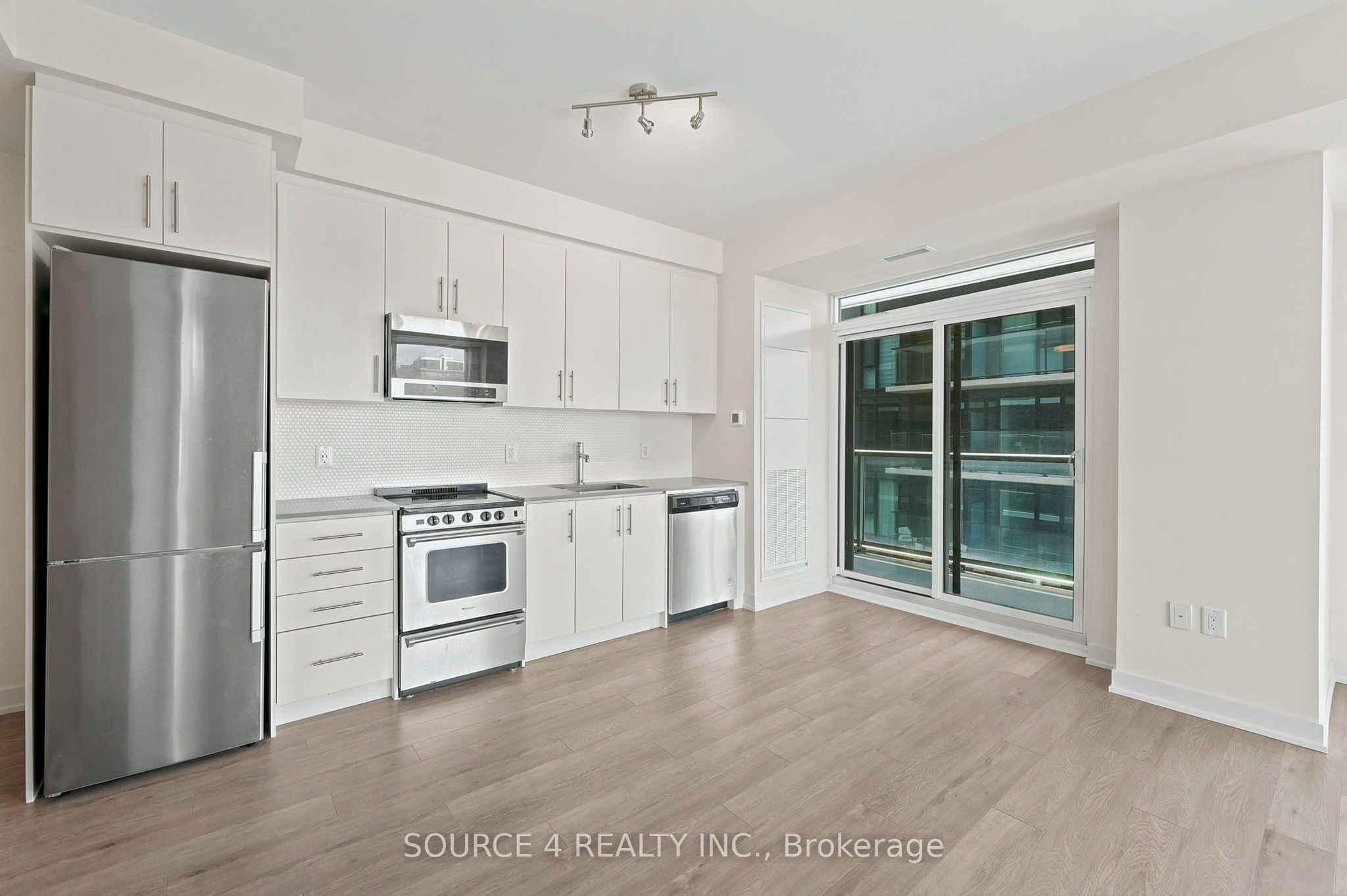 212 King William Street 815, Hamilton, ON L8R 0A7 photo 5