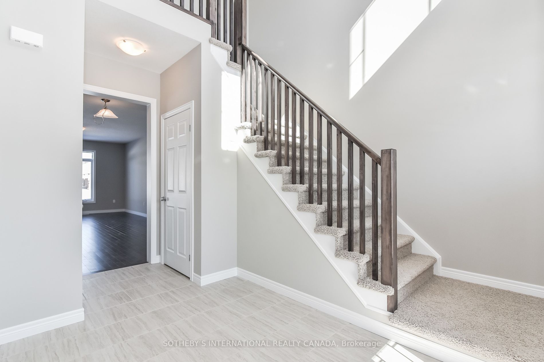 529 Anton Crescent, Kitchener, ON N2R 1P6 photo 3