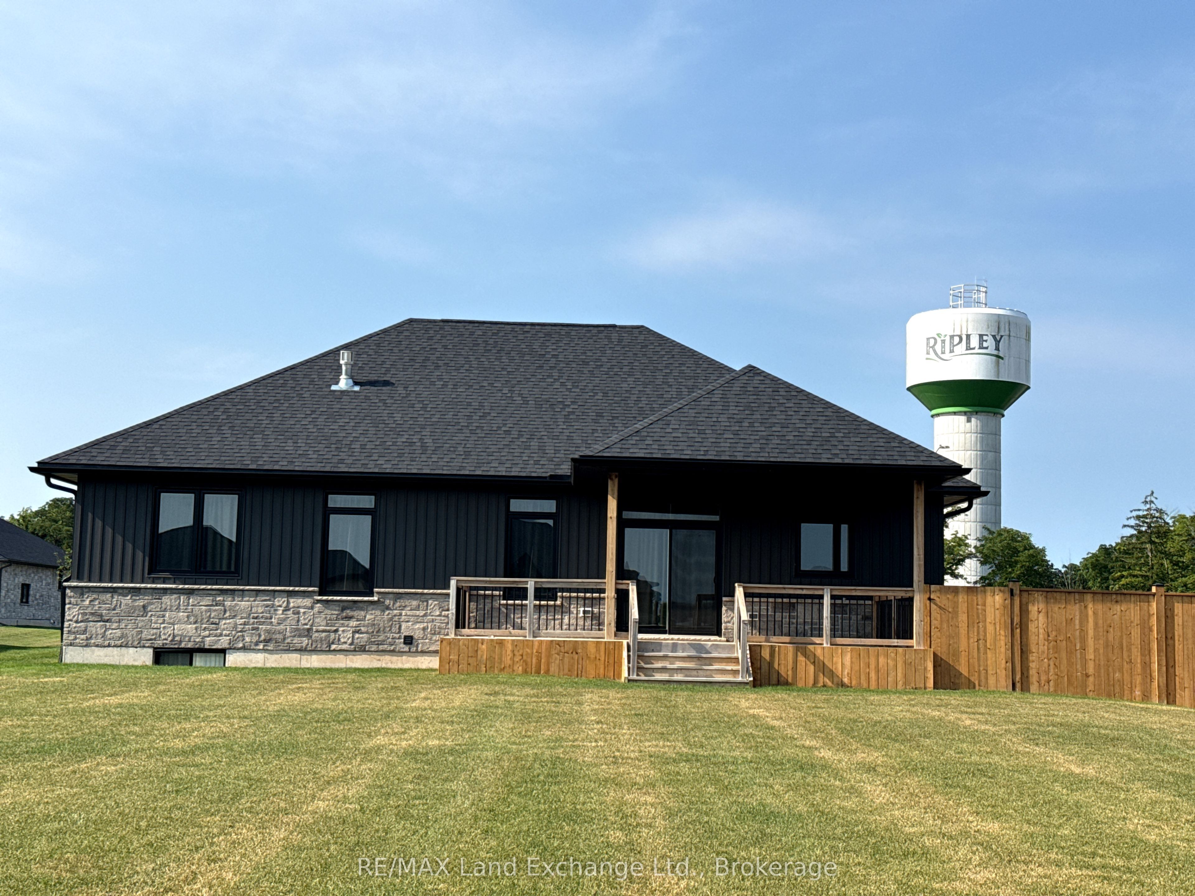 23 Mctavish Crescent, Huron-Kinloss, ON N0G 2R0 photo 3