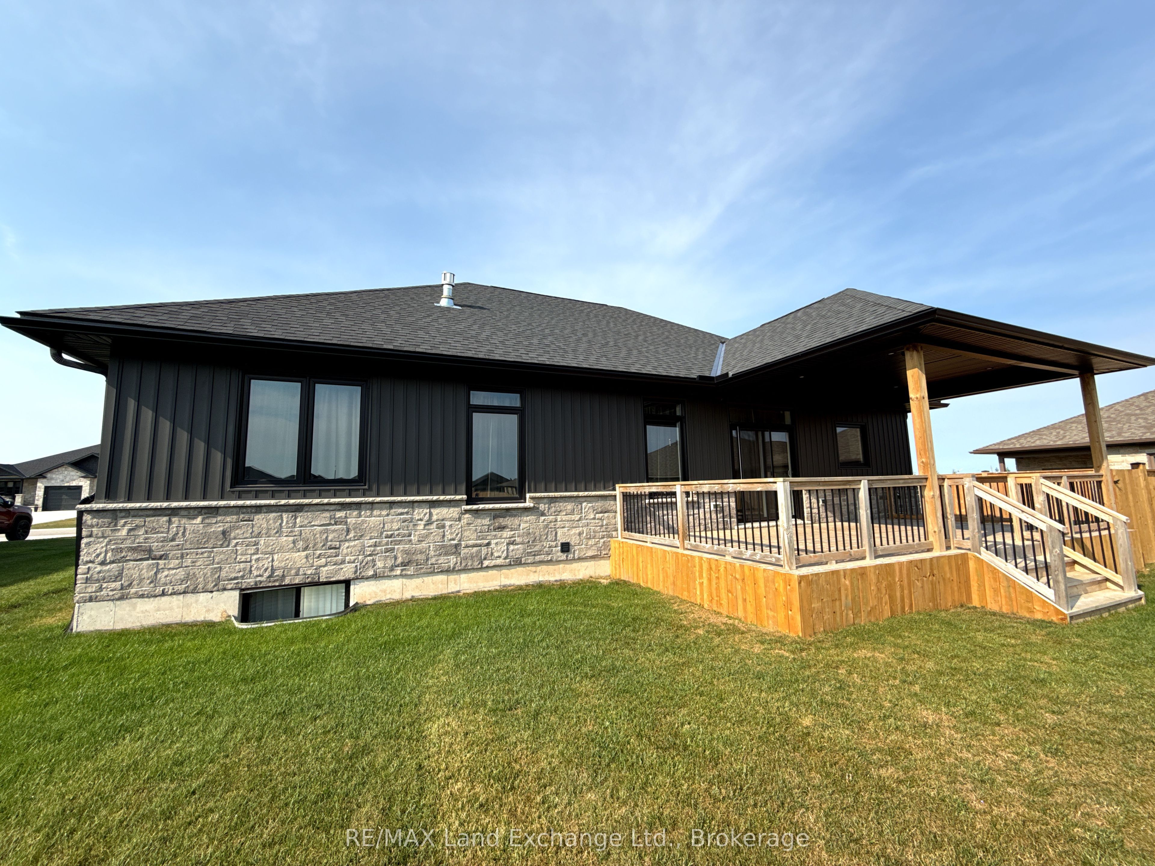 23 Mctavish Crescent, Huron-Kinloss, ON N0G 2R0 photo 4