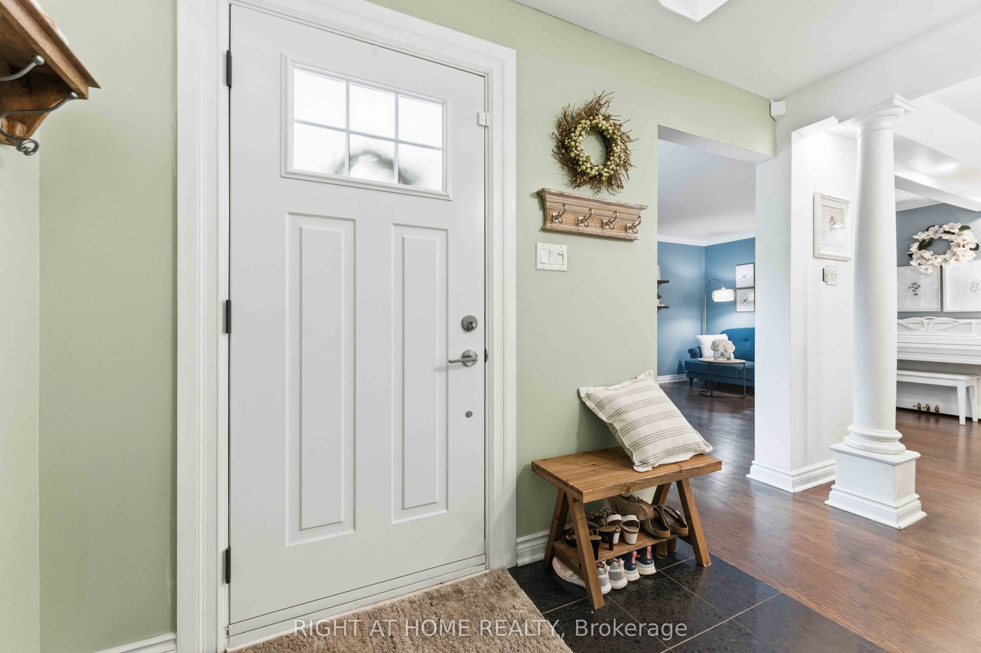 25 Waterton Crescent, Kanata, ON K2M 1Y8 photo 4