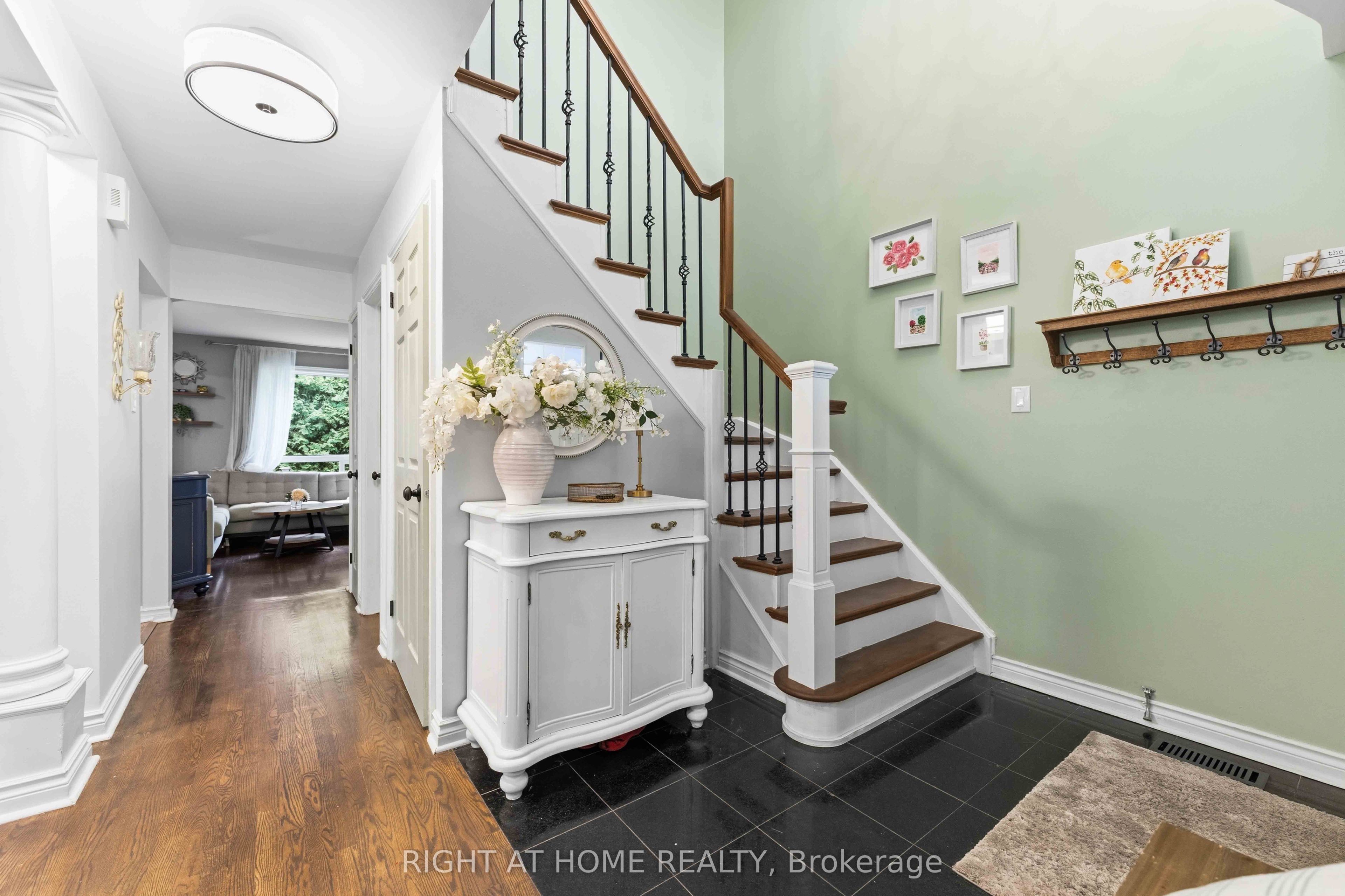 25 Waterton Crescent, Kanata, ON K2M 1Y8 photo 5