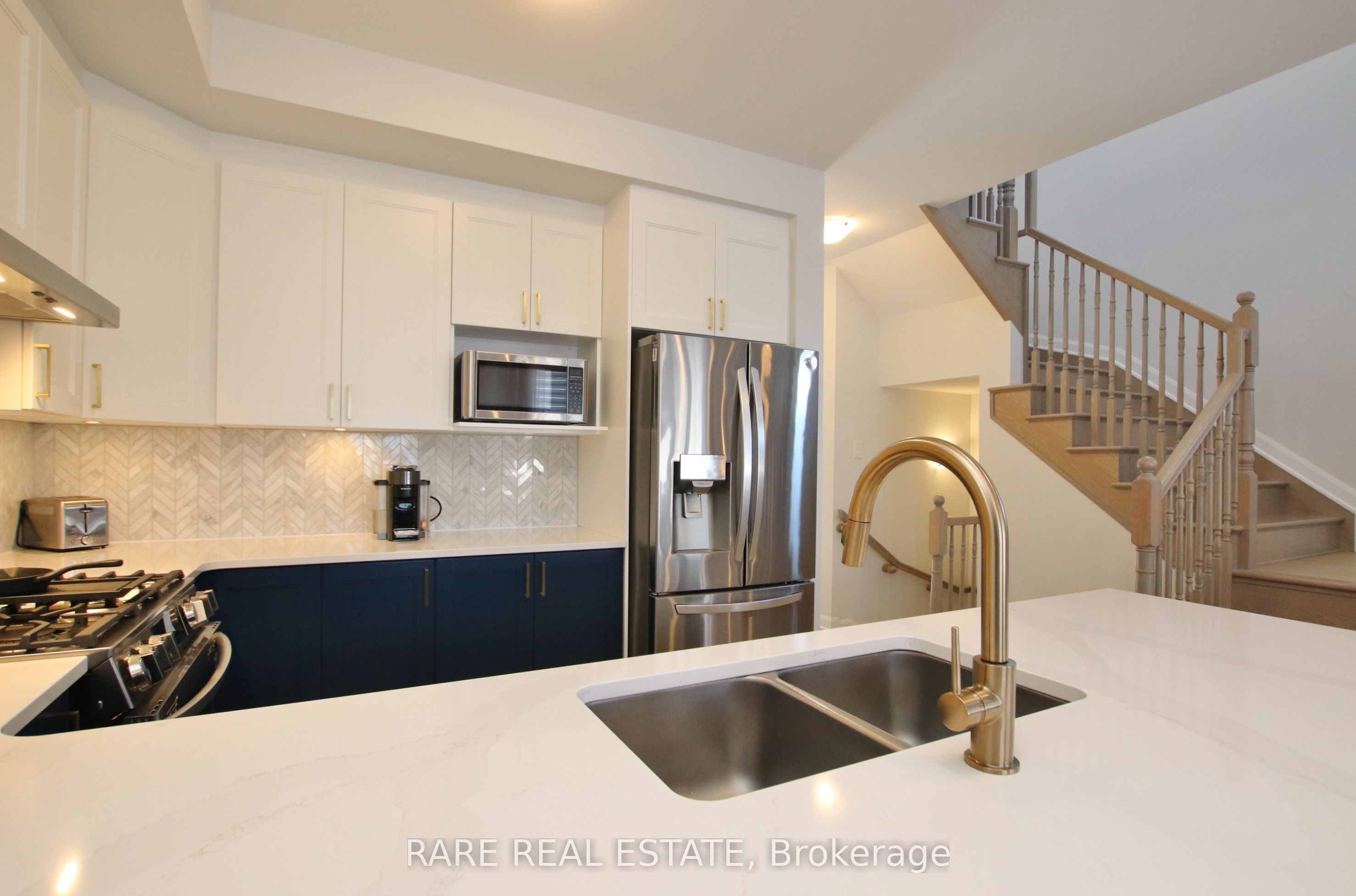 126 Attwell Private, Kanata, ON K2K 0P6 photo 2