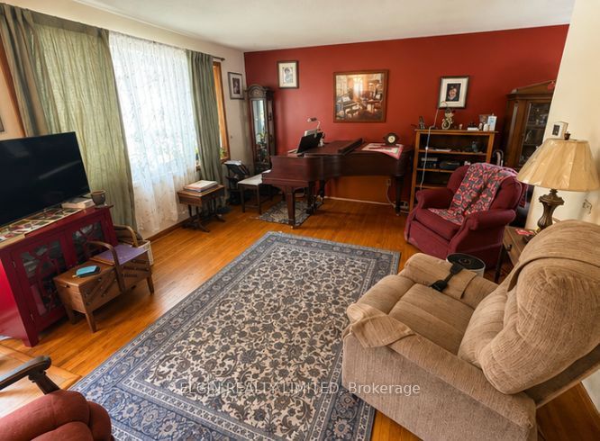 14 Glanworth Avenue, St. Thomas, ON N5R 1E7 photo 2