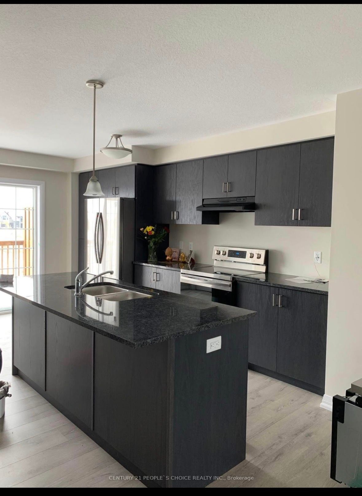 92 Monarch Woods Drive, Kitchener, ON N2P 0K1 photo 2