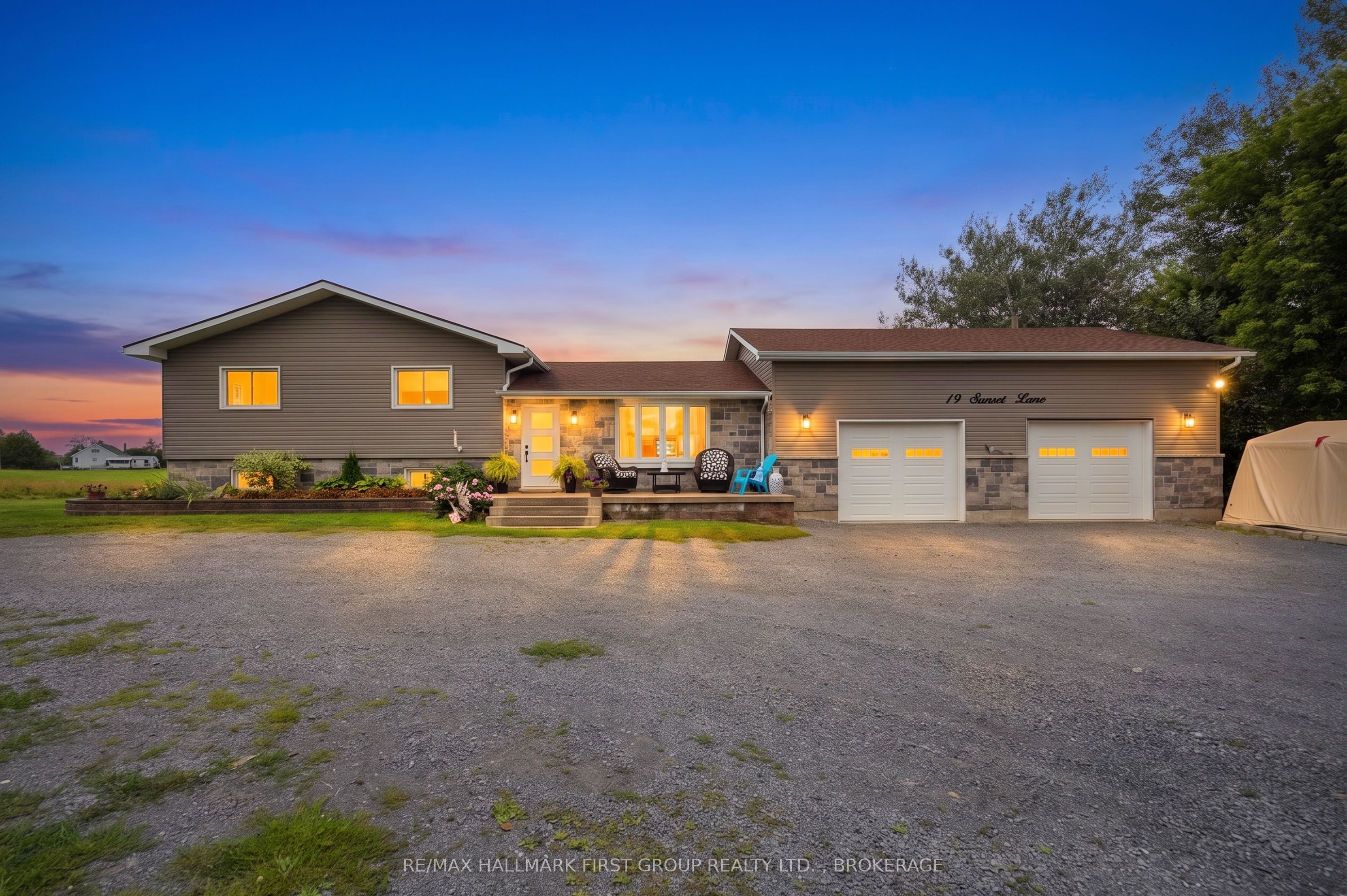 19 Sunset Lane, Kingston, ON K7L 4V3