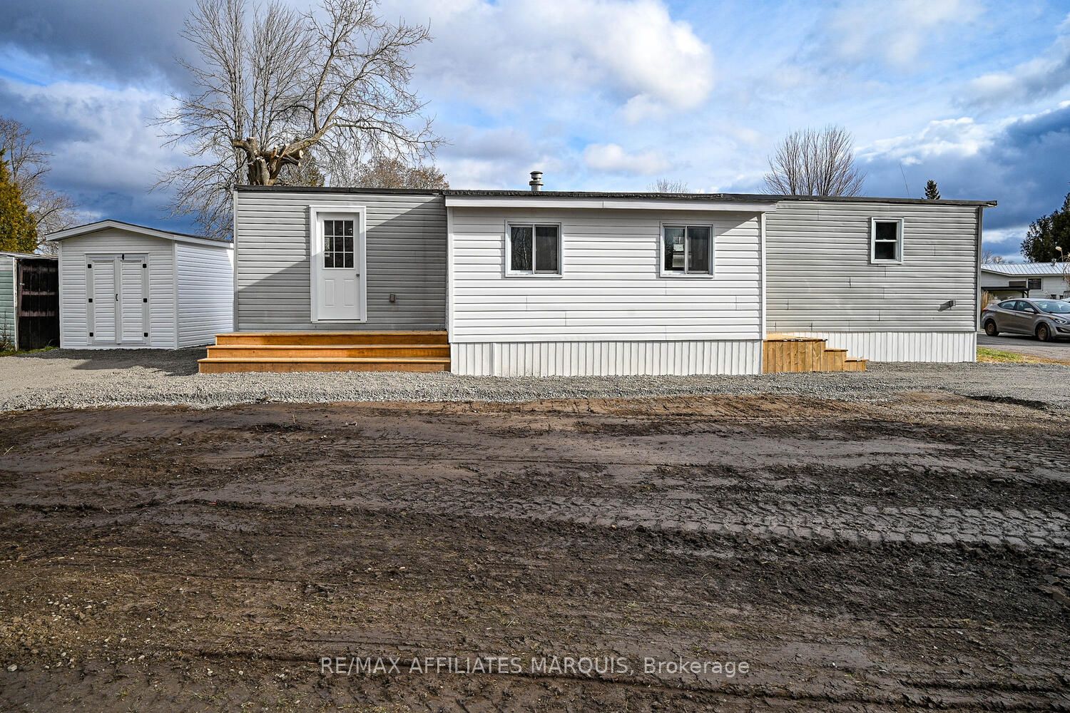 418 NICOLE Street, Smiths Falls, ON K7A 4S4 photo 2