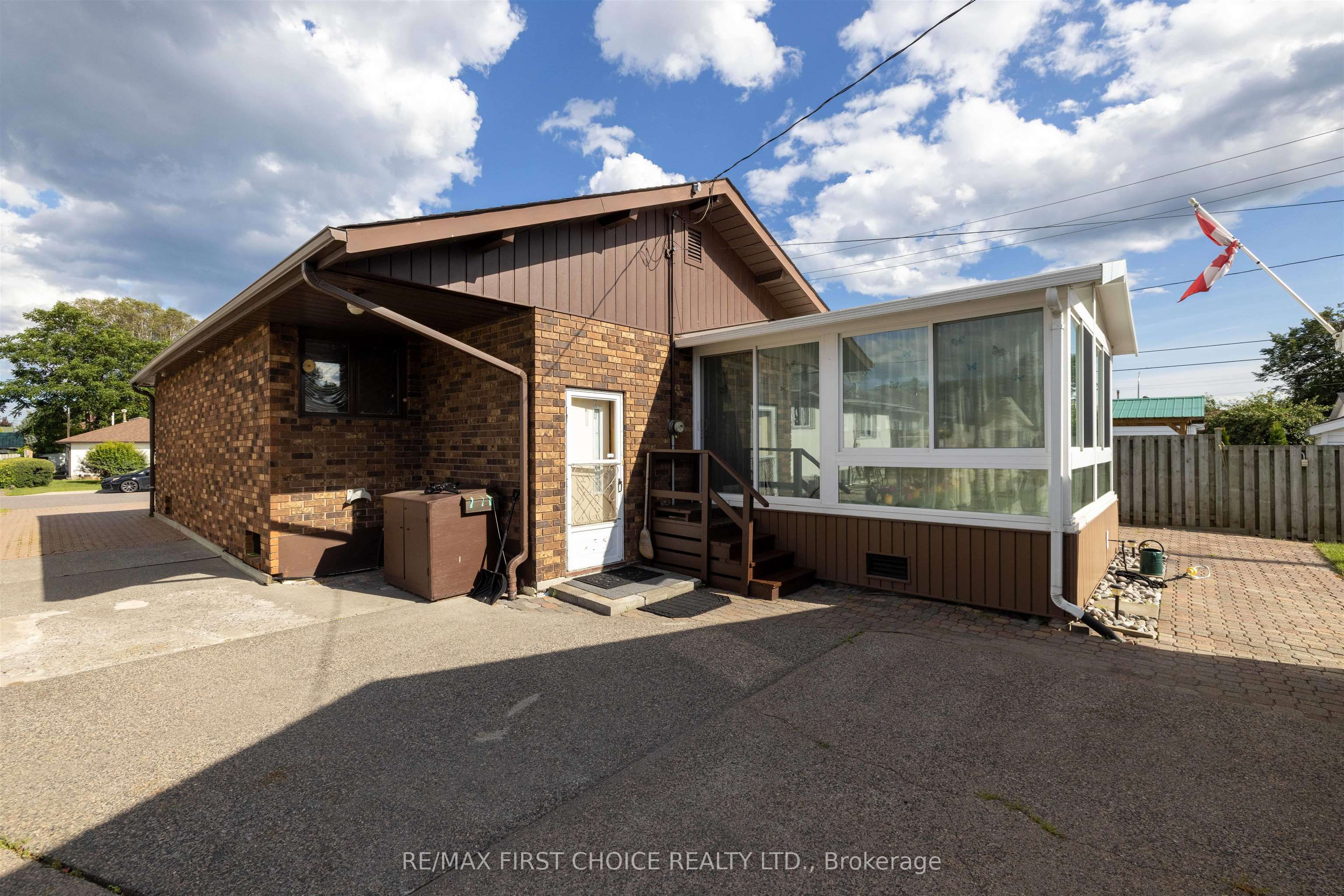 935 Crawford Place, Thunder Bay, ON P7E 3C8 photo 4