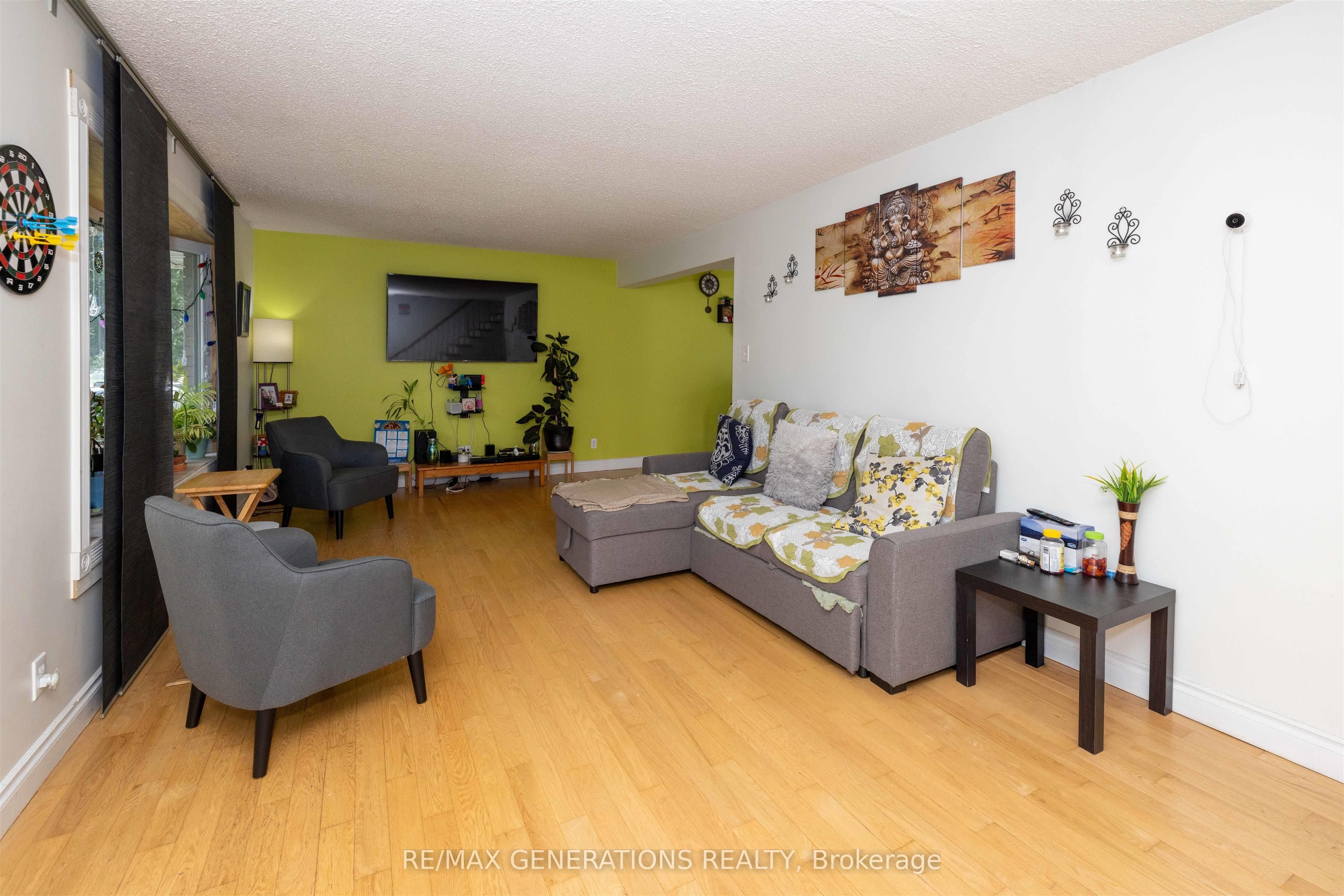 637 Redwood Avenue W, Thunder Bay, ON P7C 5G2 photo 2