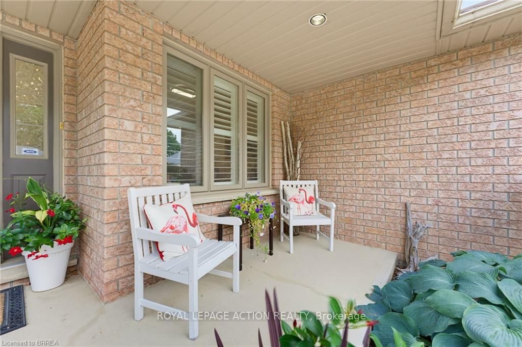 10 Lismer's Place, Brantford, ON N3R 8B1 photo 5