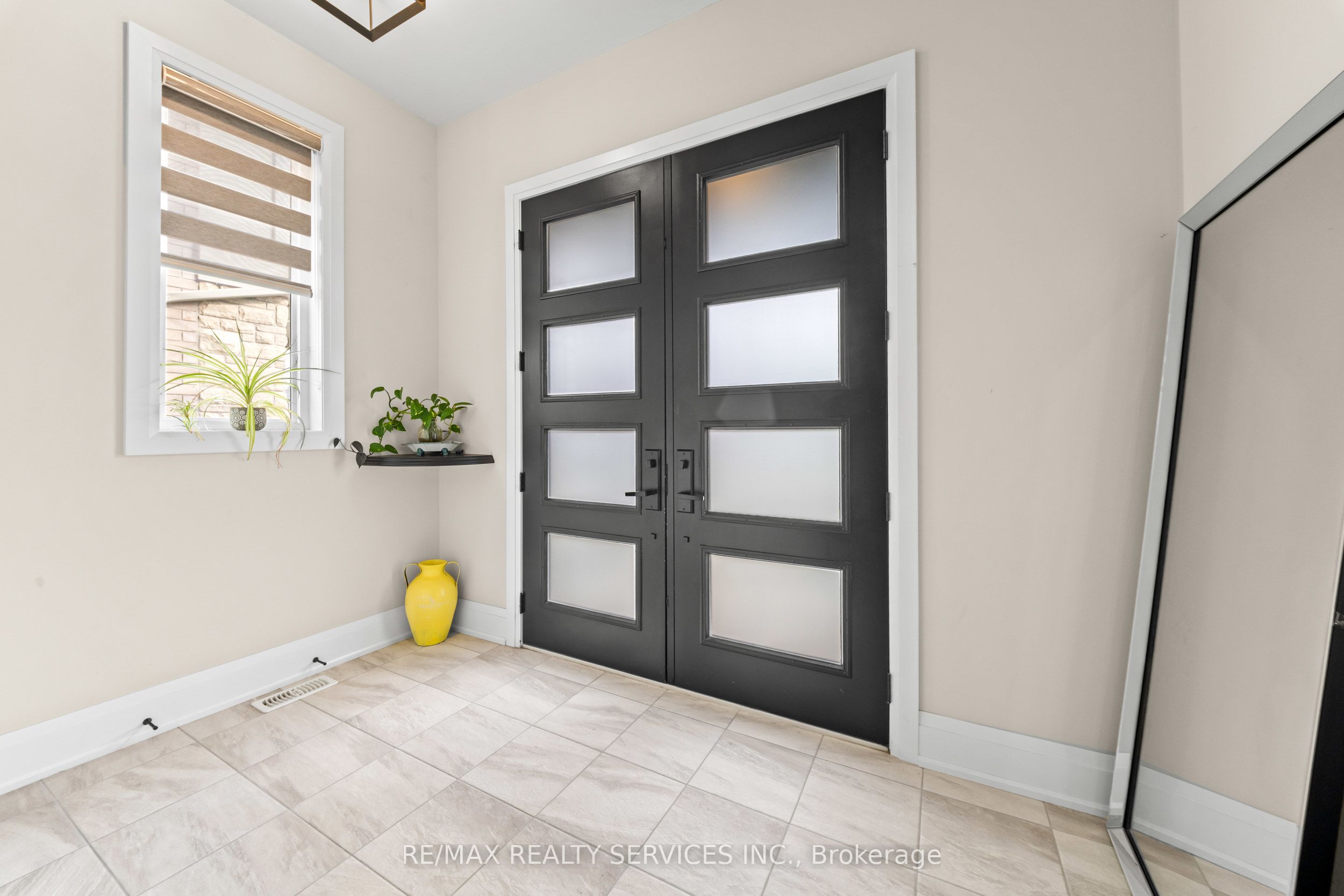 130 Pondcliffe Drive, Kitchener, ON N2R 0M4 photo 4