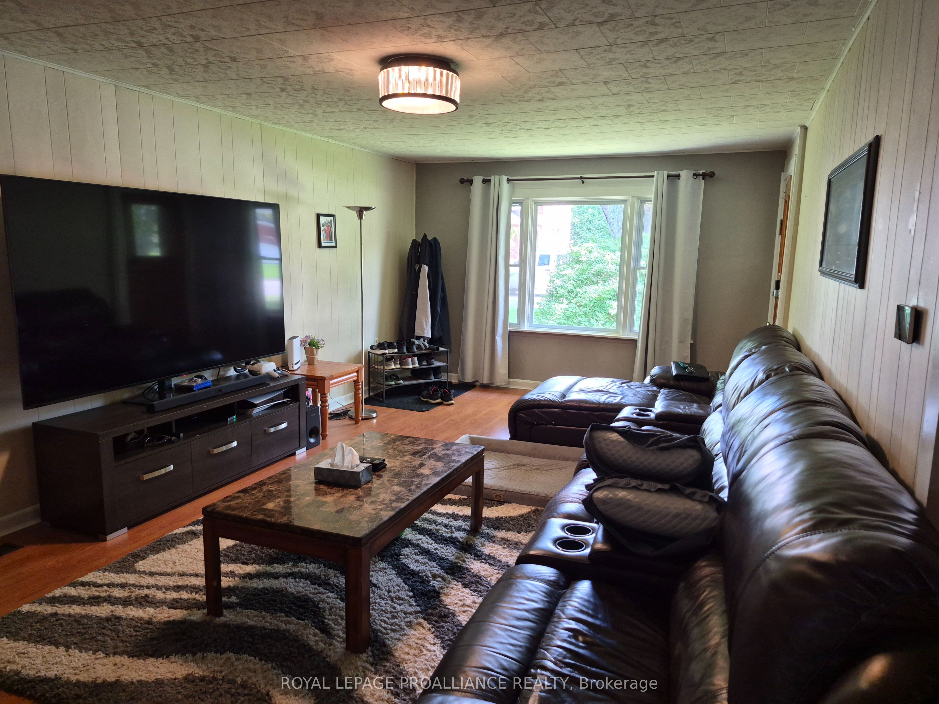 162 First Avenue, Brockville, ON K6V 3B5 photo 3