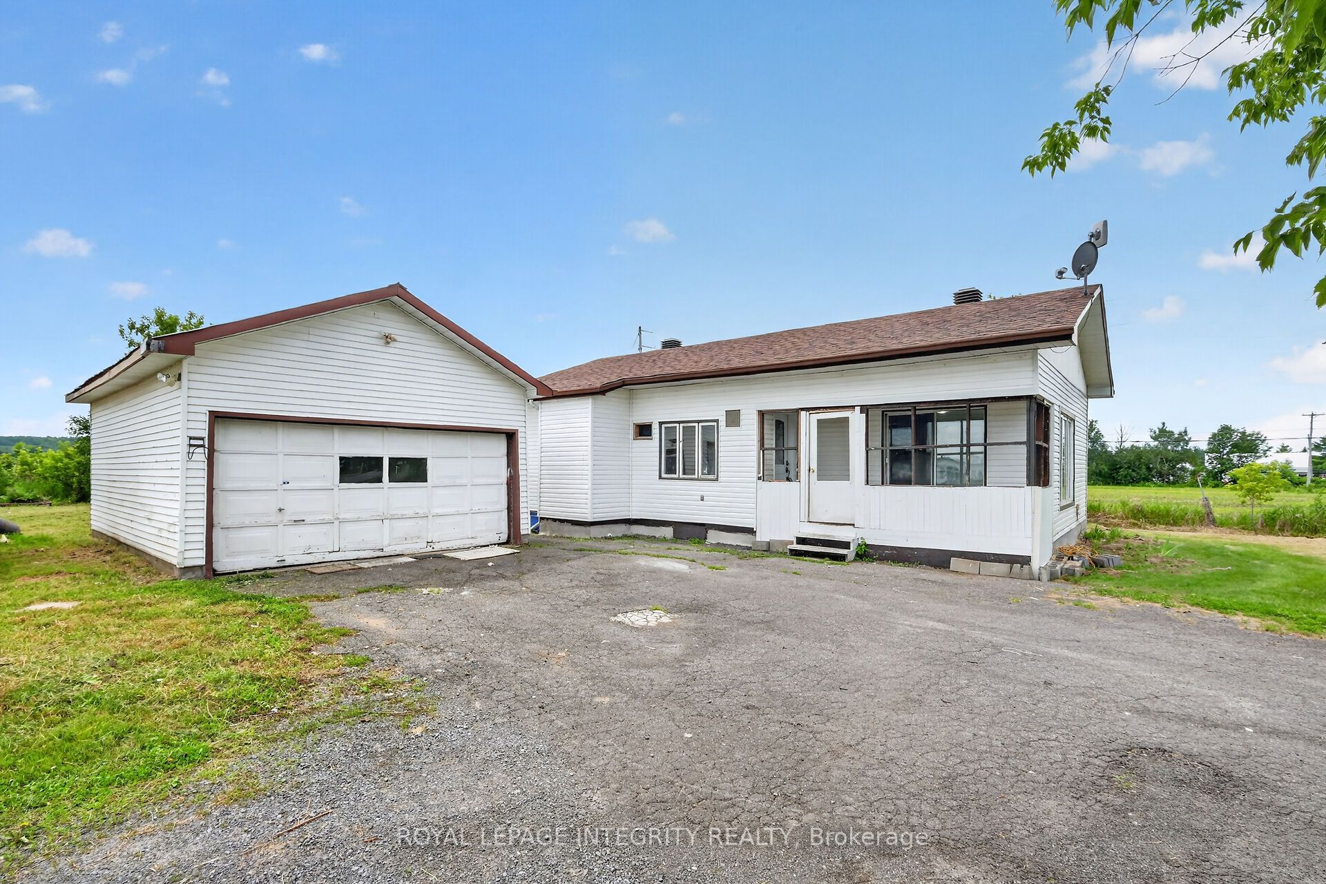3156 Old Highway 17 Road, Clarence-Rockland, ON K4K 1W3 photo 4