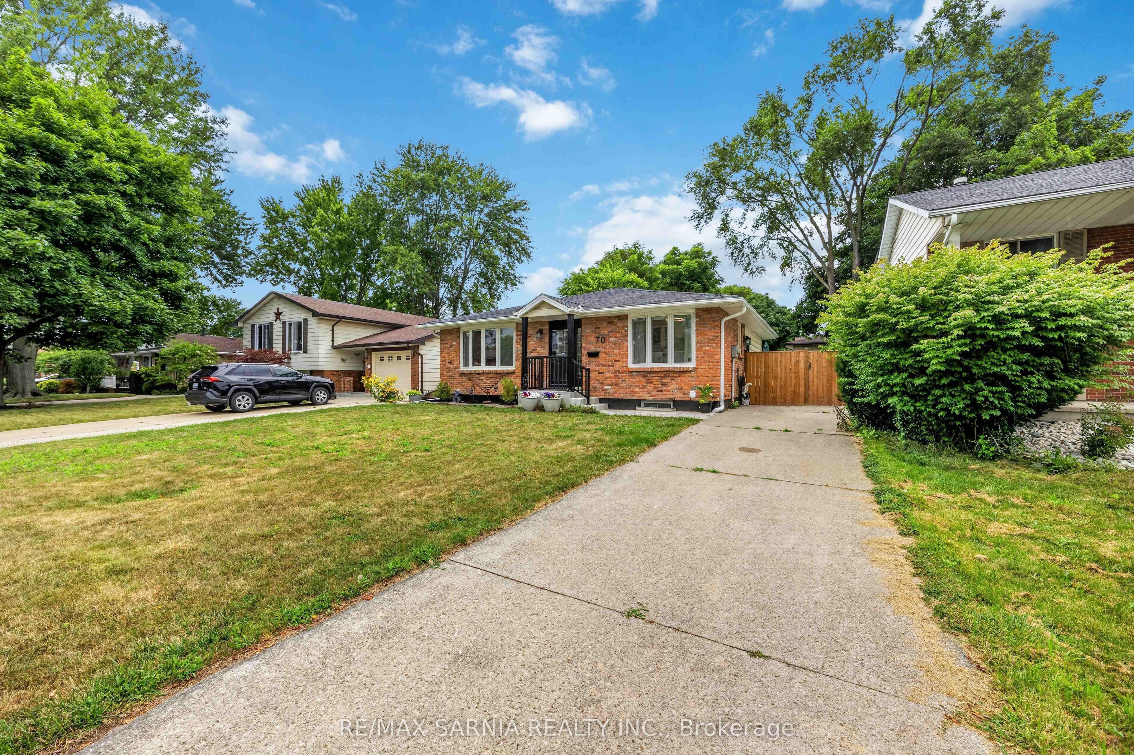 70 Turner Drive, Sarnia, ON N7S 4L3 photo 3