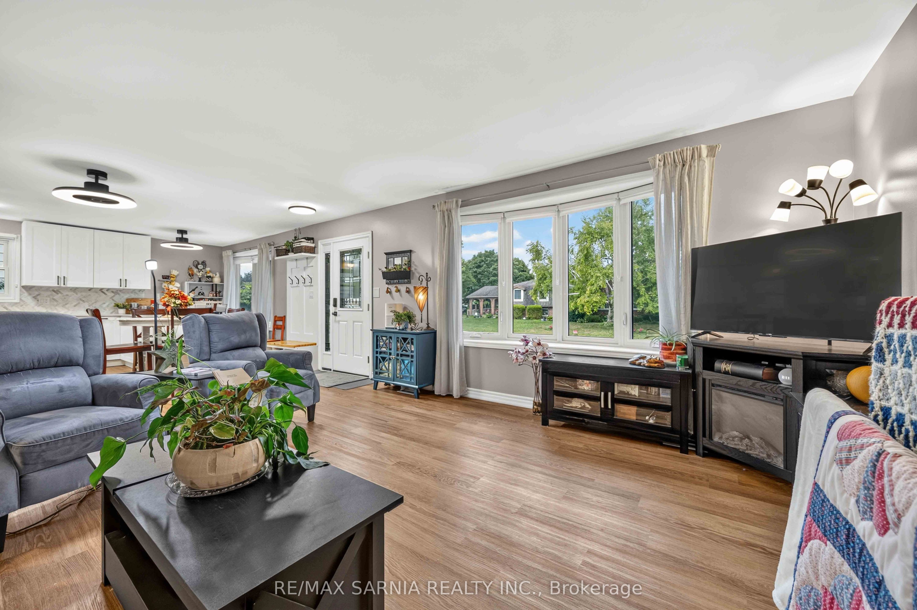 70 Turner Drive, Sarnia, ON N7S 4L3 photo 4