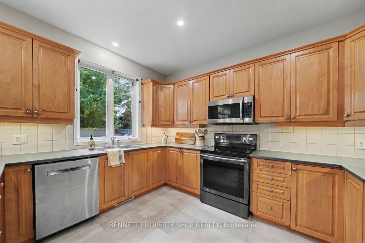 203 Harbour View Street, Barrhaven, ON K2G 7B2 photo 5
