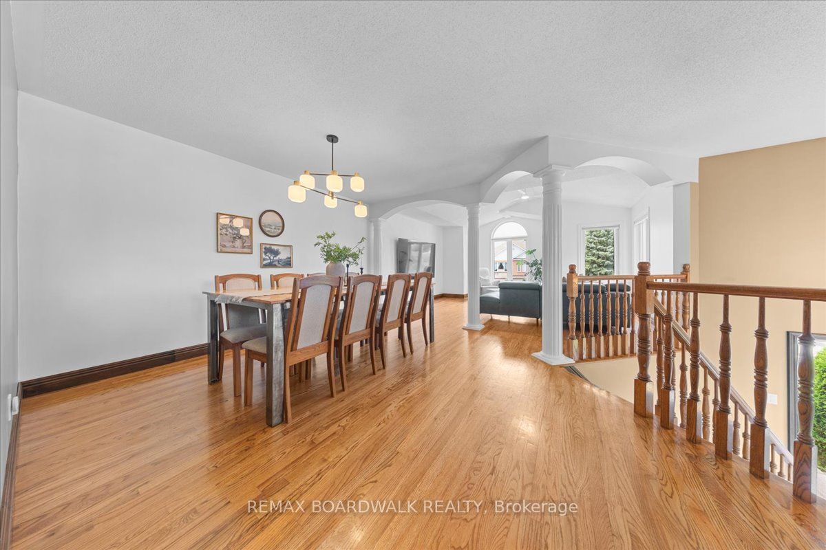 161 Castle Glen Crescent, Kanata, ON K2L 4G9 photo 4
