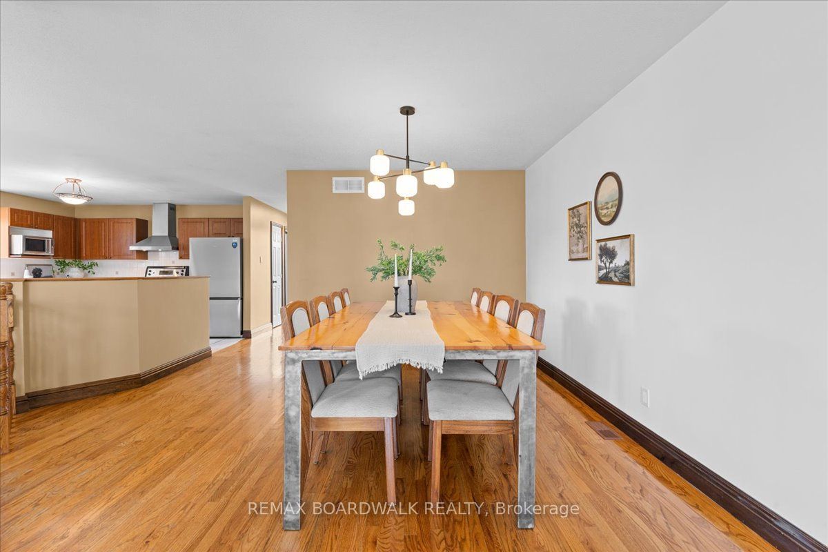 161 Castle Glen Crescent, Kanata, ON K2L 4G9 photo 5