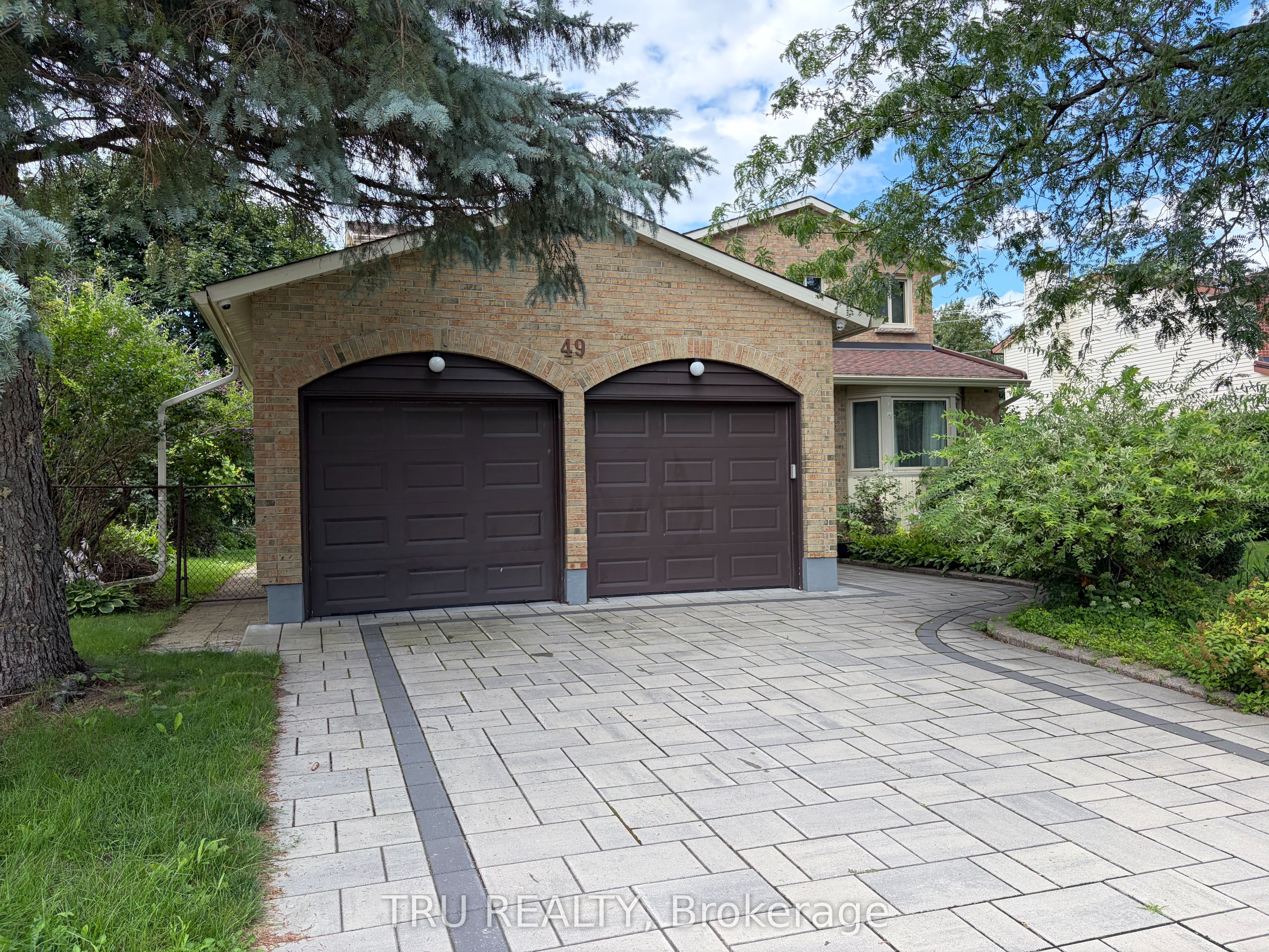 49 Farm Gate Crescent, Cityview - Parkwoods Hills - Rideau Shore, ON K2E 7N3 photo 2