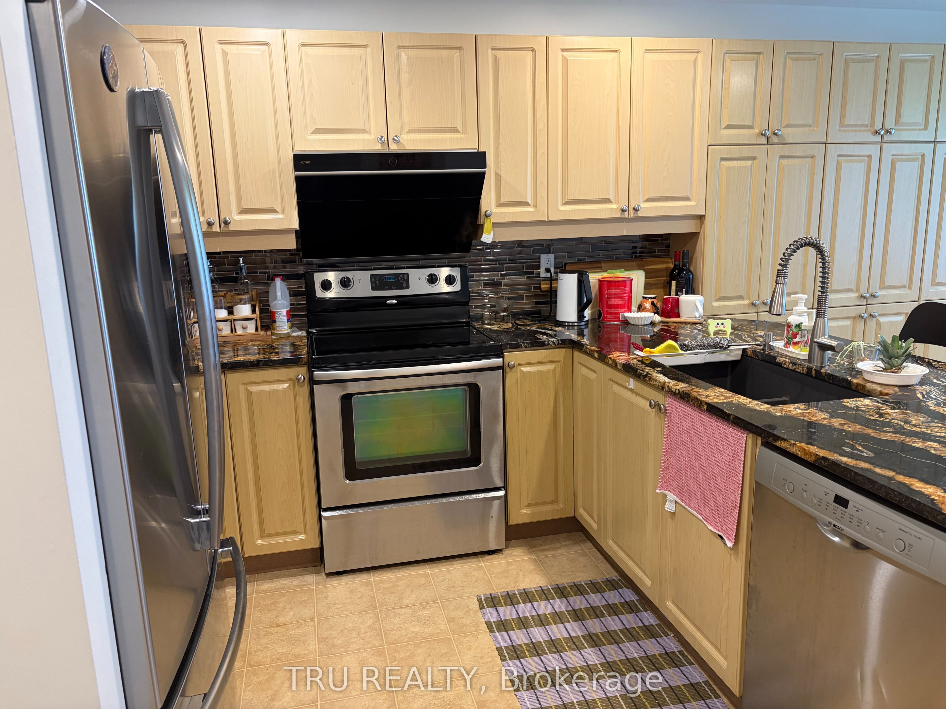 49 Farm Gate Crescent, Cityview - Parkwoods Hills - Rideau Shore, ON K2E 7N3 photo 3