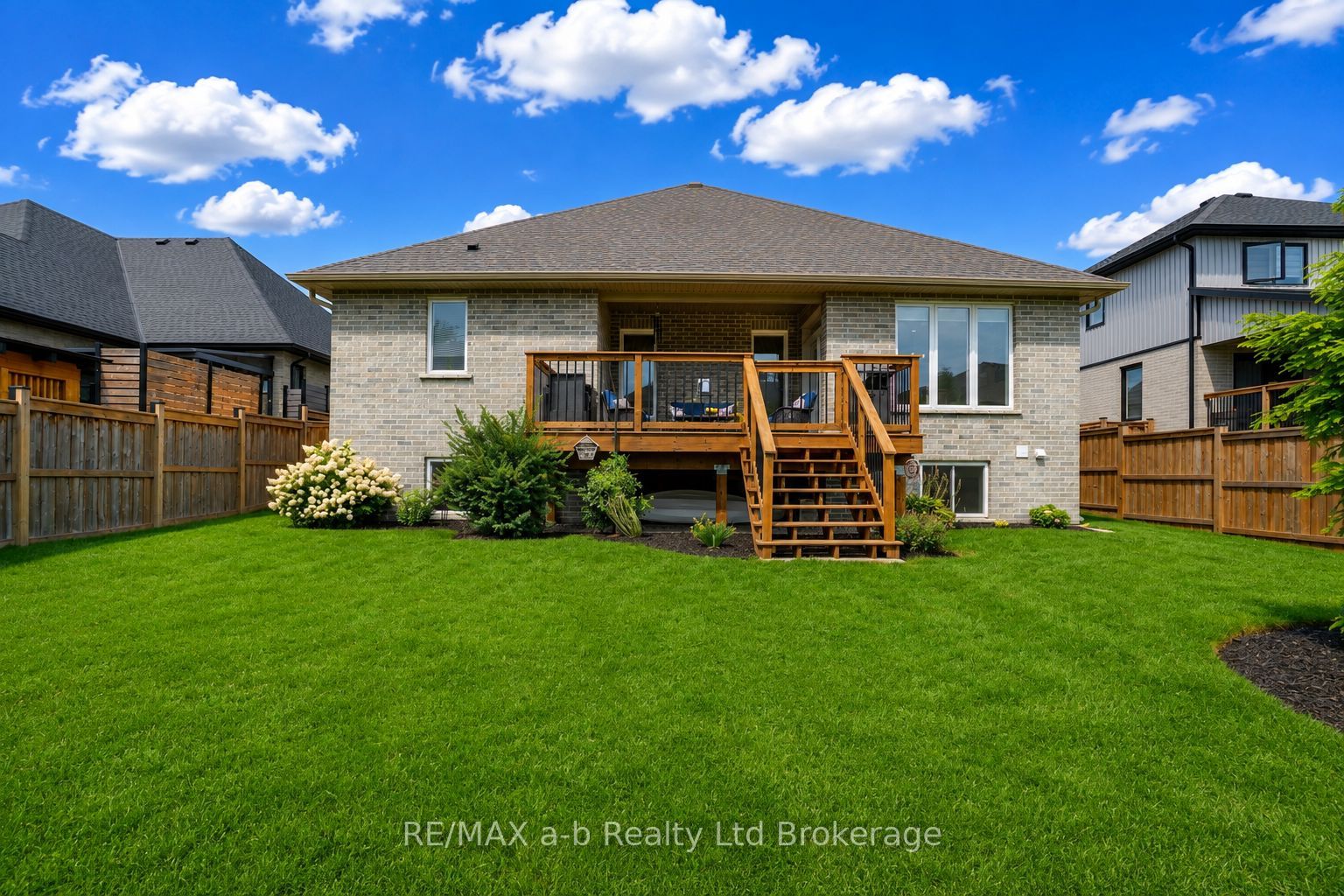 23 BROOKSIDE Lane, Tillsonburg, ON N4G 0A1 photo 4