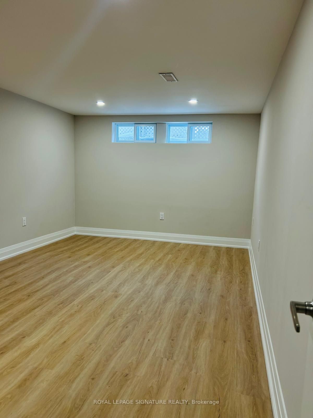 49 Edinburgh Road Bsmt, Kitchener, ON N2B 1M4 photo 2