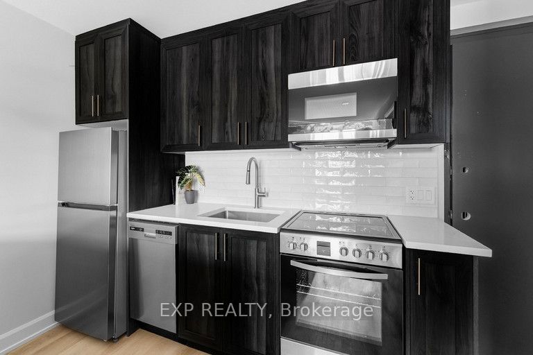 658 Somerset Street W 201, Ottawa Centre, ON K1R 5K4 photo 5