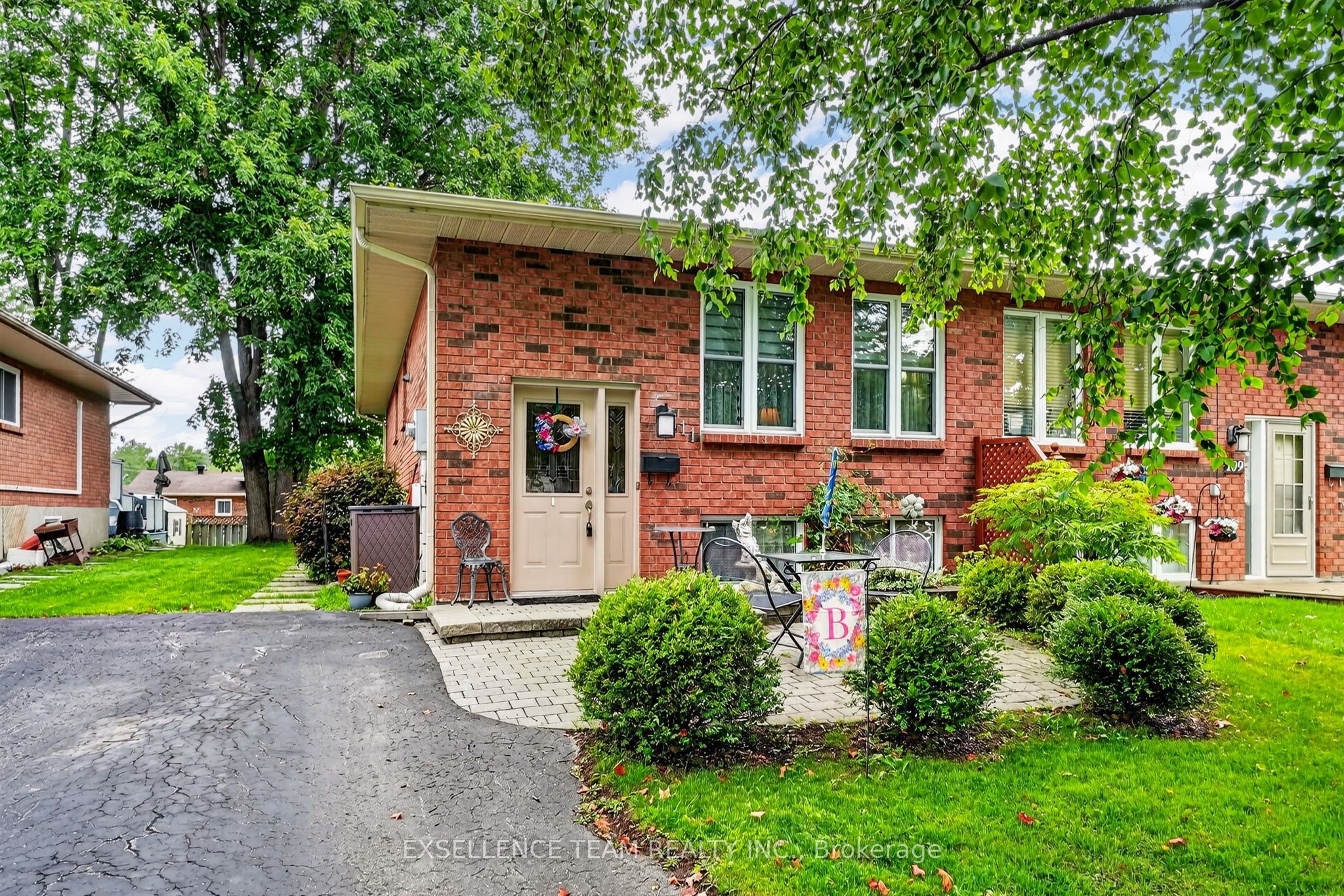 111 Glen Oaks Court, Cornwall, ON K6H 7E6