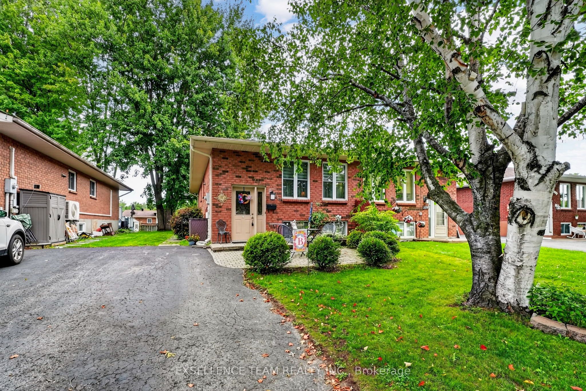111 Glen Oaks Court, Cornwall, ON K6H 7E6 photo 2