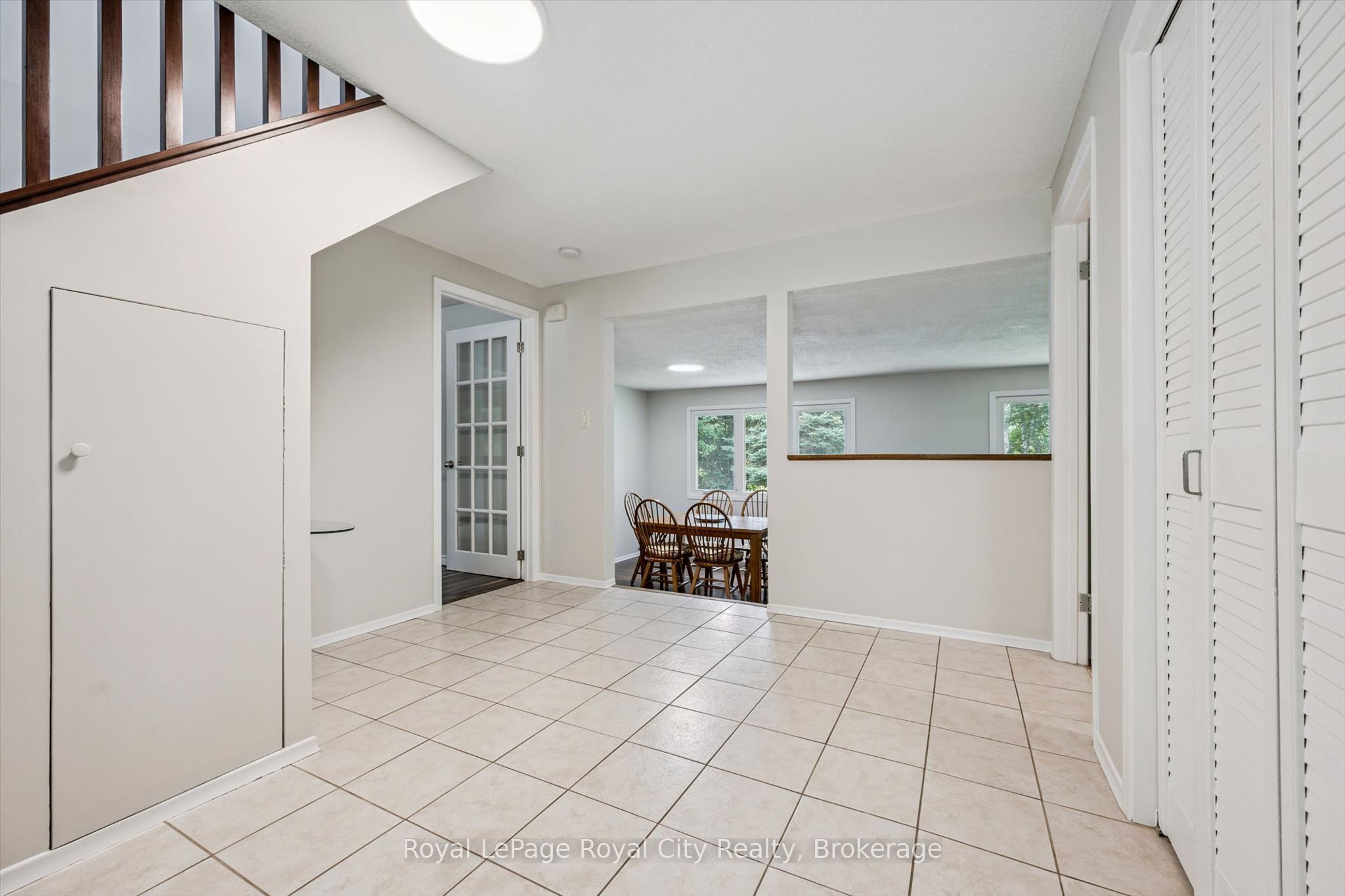 8 Berkley Place, Guelph, ON N1E 1E6 photo 3