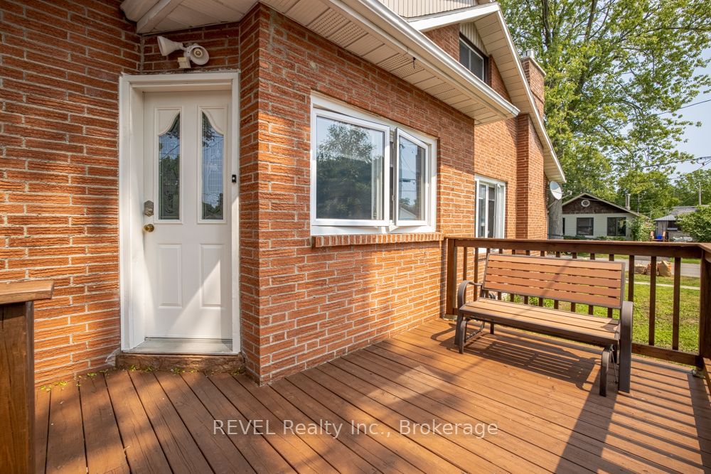 353 Oakwood Avenue, Fort Erie, ON L0S 1B0 photo 2