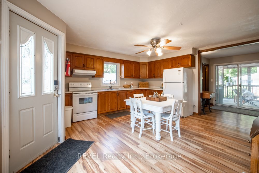 353 Oakwood Avenue, Fort Erie, ON L0S 1B0 photo 4