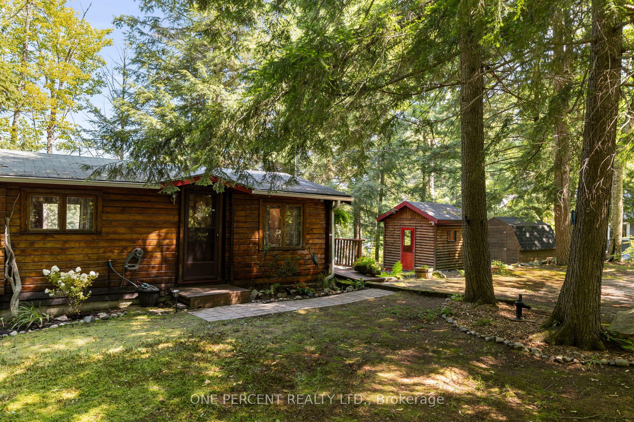 1143 Butterfly Road, Muskoka Lakes, ON P0B 1J0 photo 2