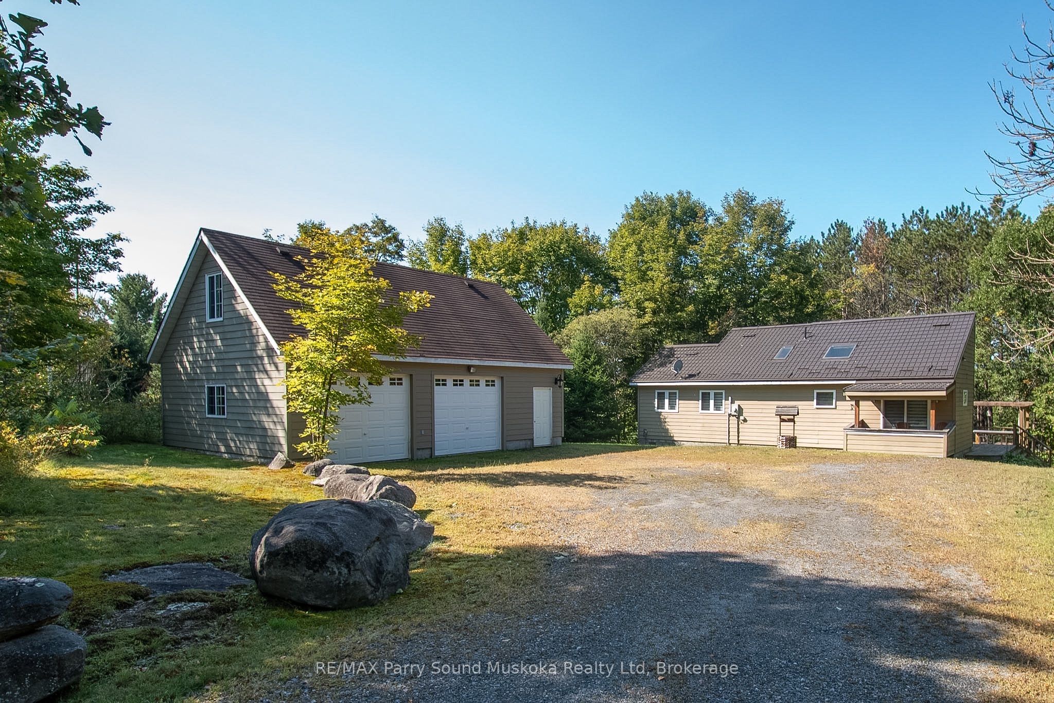 587 Centre Road, McKellar, ON P2A 0B4 photo 3