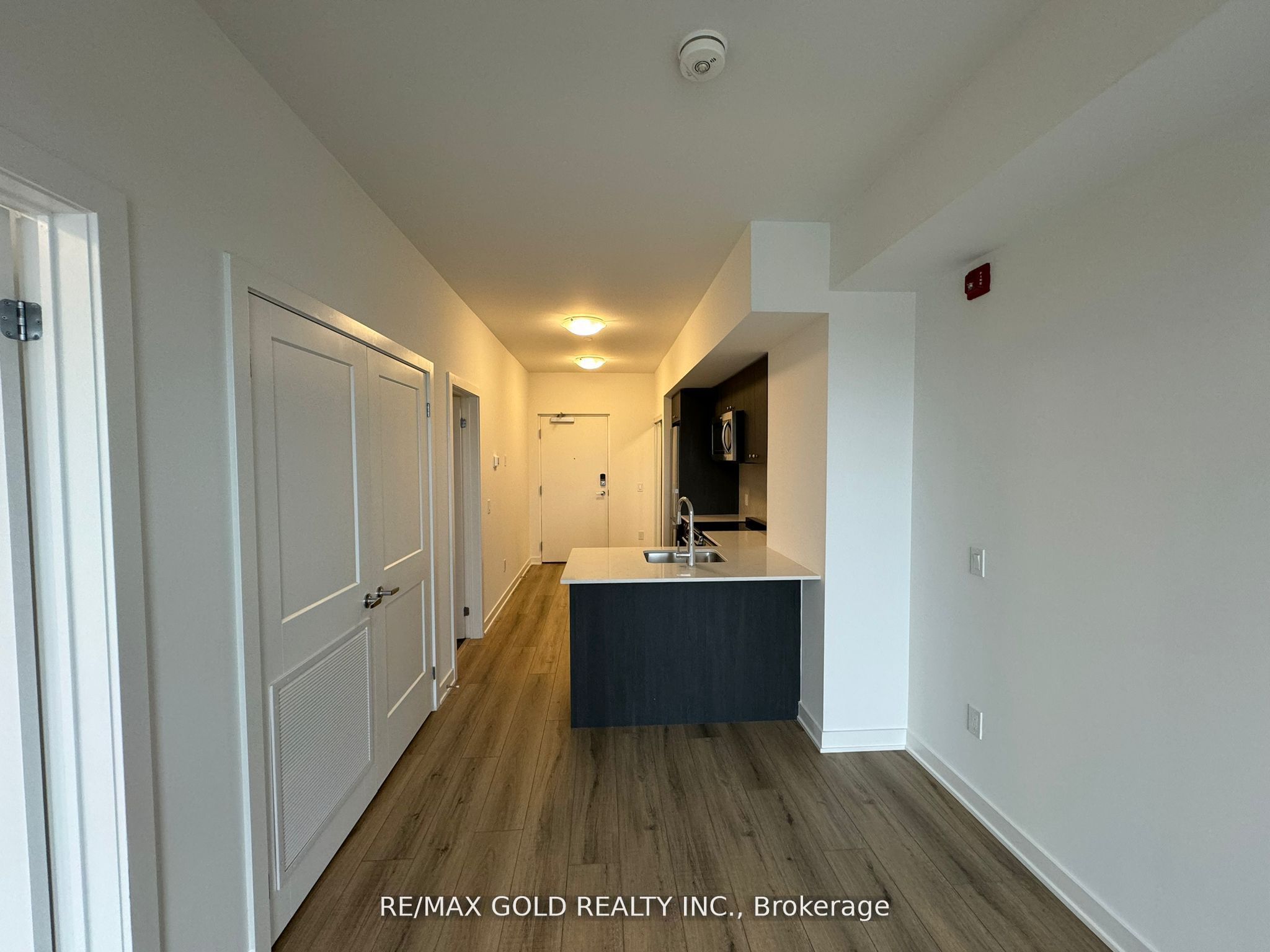 312 Erb Street W 515, Waterloo, ON N2L 1W3 photo 3
