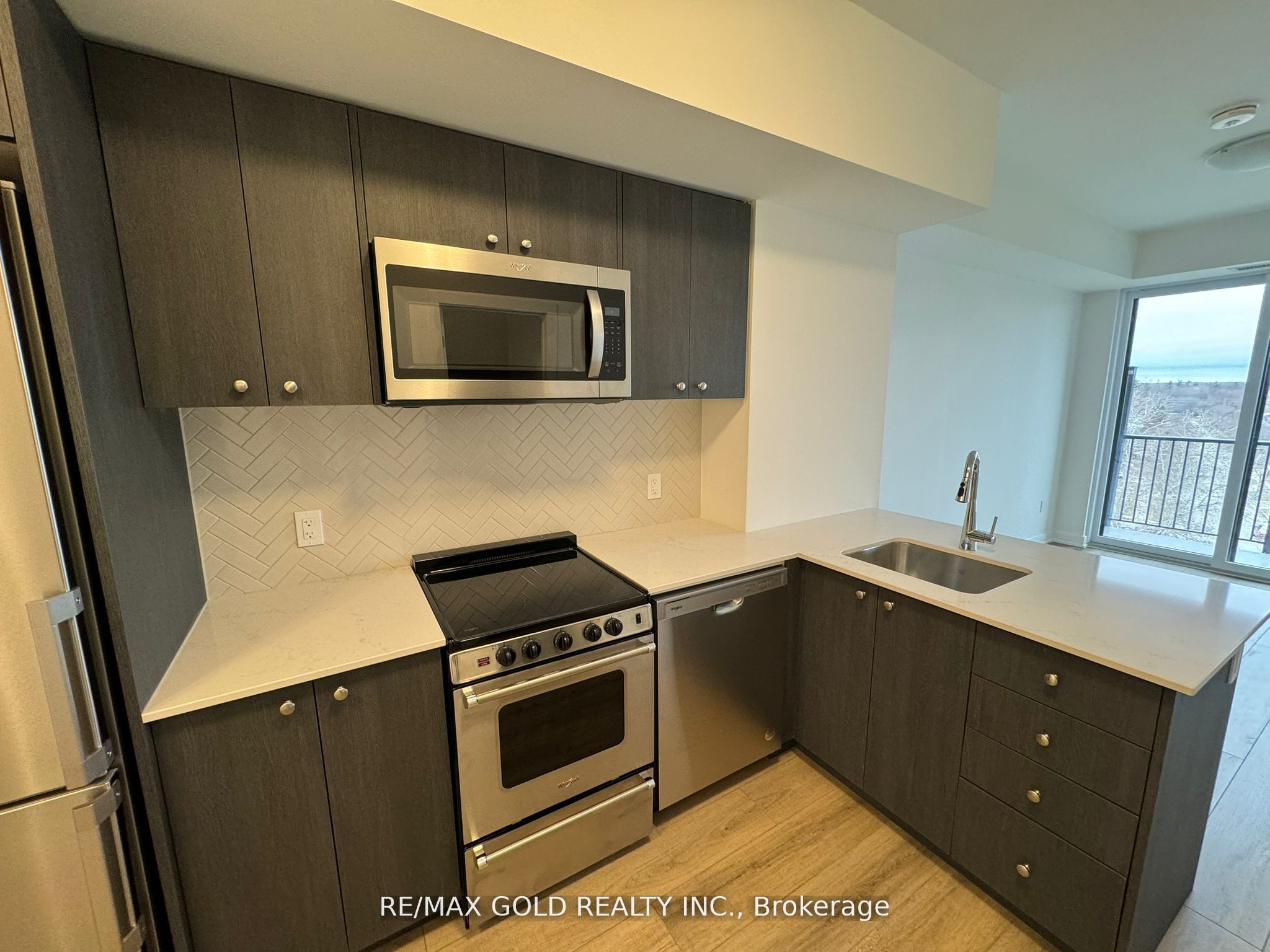 312 Erb Street W 515, Waterloo, ON N2L 1W3 photo 5